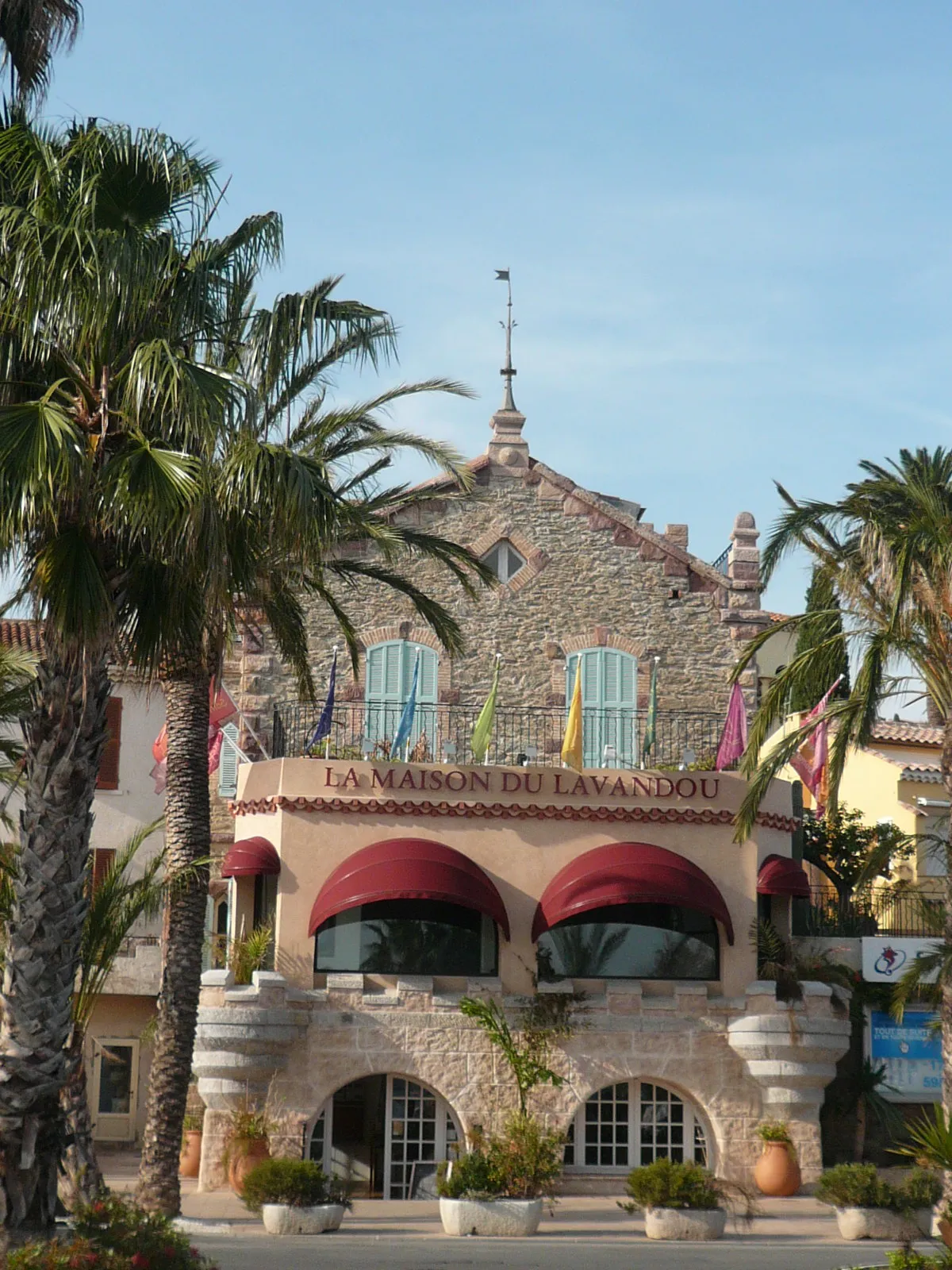 Photo showing: La Maison du Lavandou (office du tourisme)