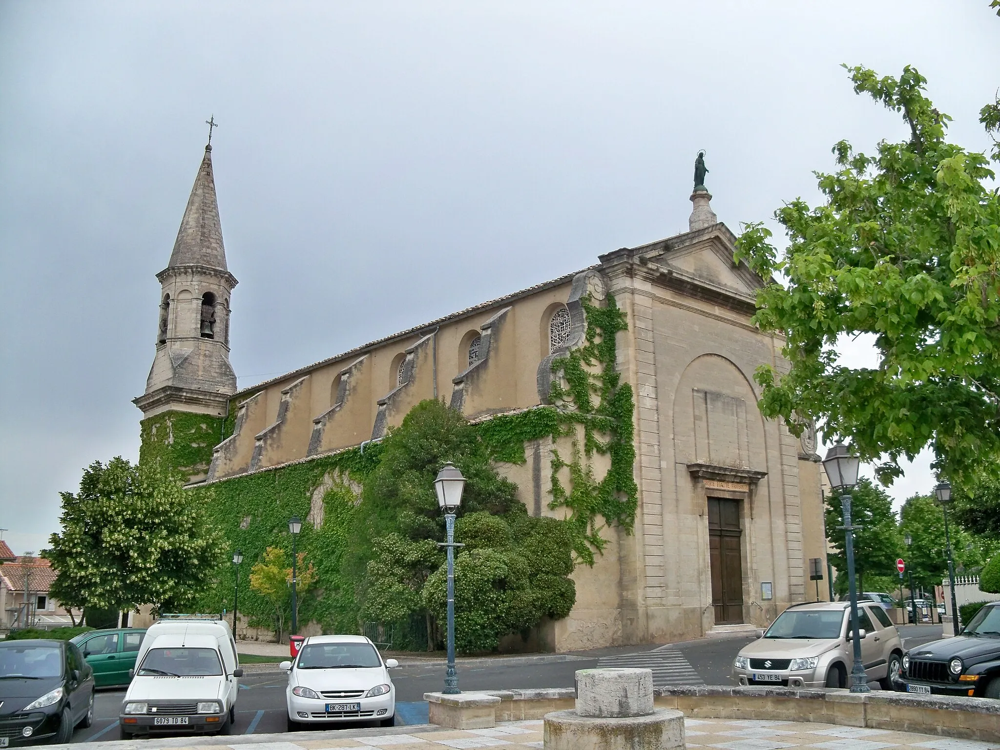 Photo showing: église de Morières les Avignon, Vaucluse, France
