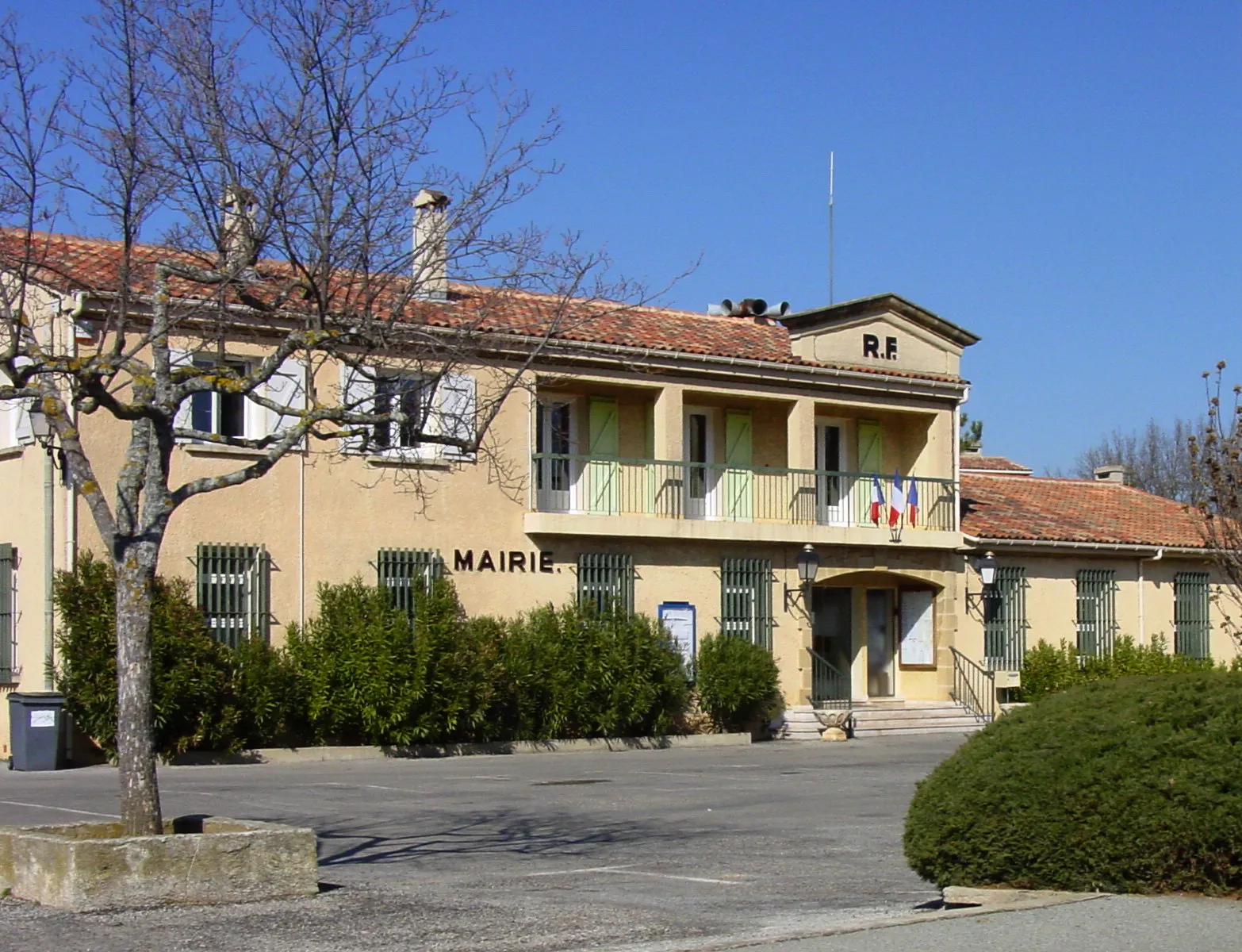 Photo showing: Hôtel de Ville de Nans-les-Pins