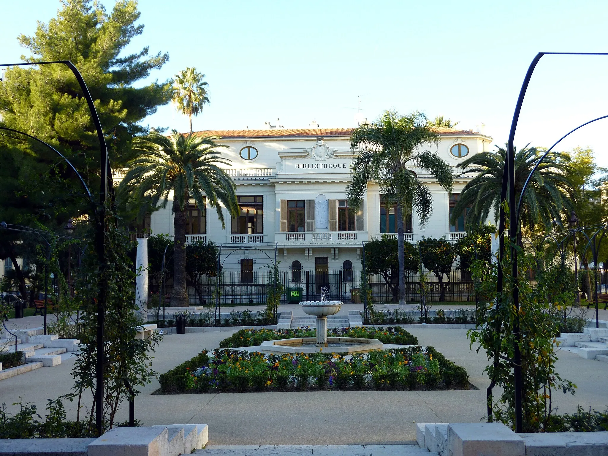 Photo showing: Romain Gary heritage library, Nice, France. Take from the garden.
