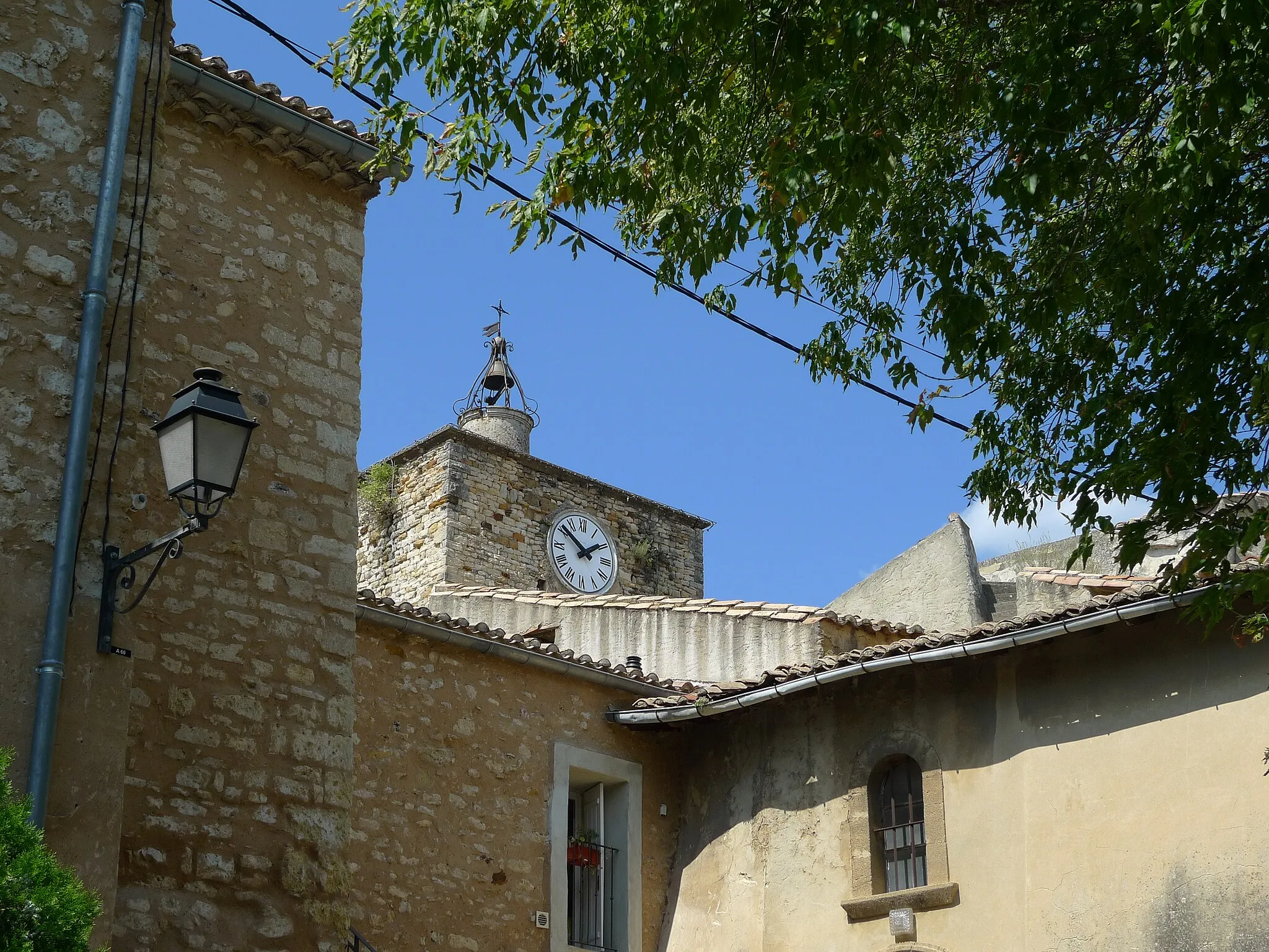 Photo showing: Un campanile au coeur du village.