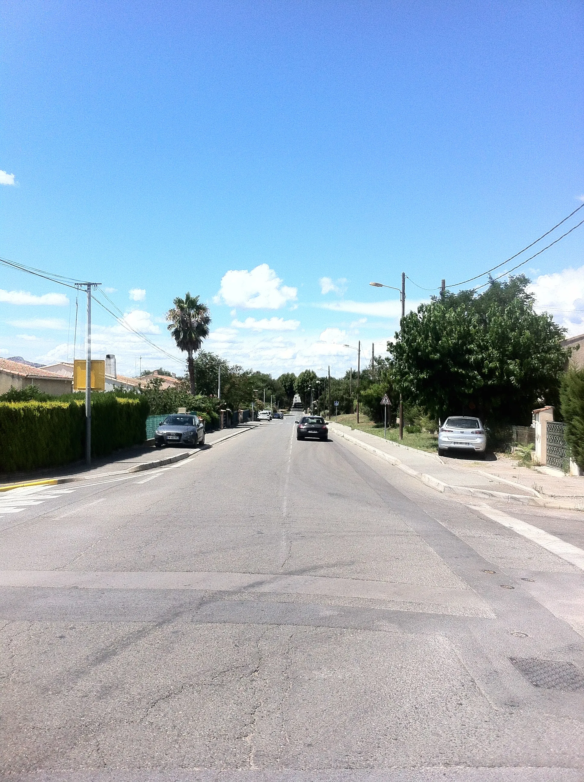 Photo showing: Avenue du 15 Août 1944 in Puget-sur-Argens.