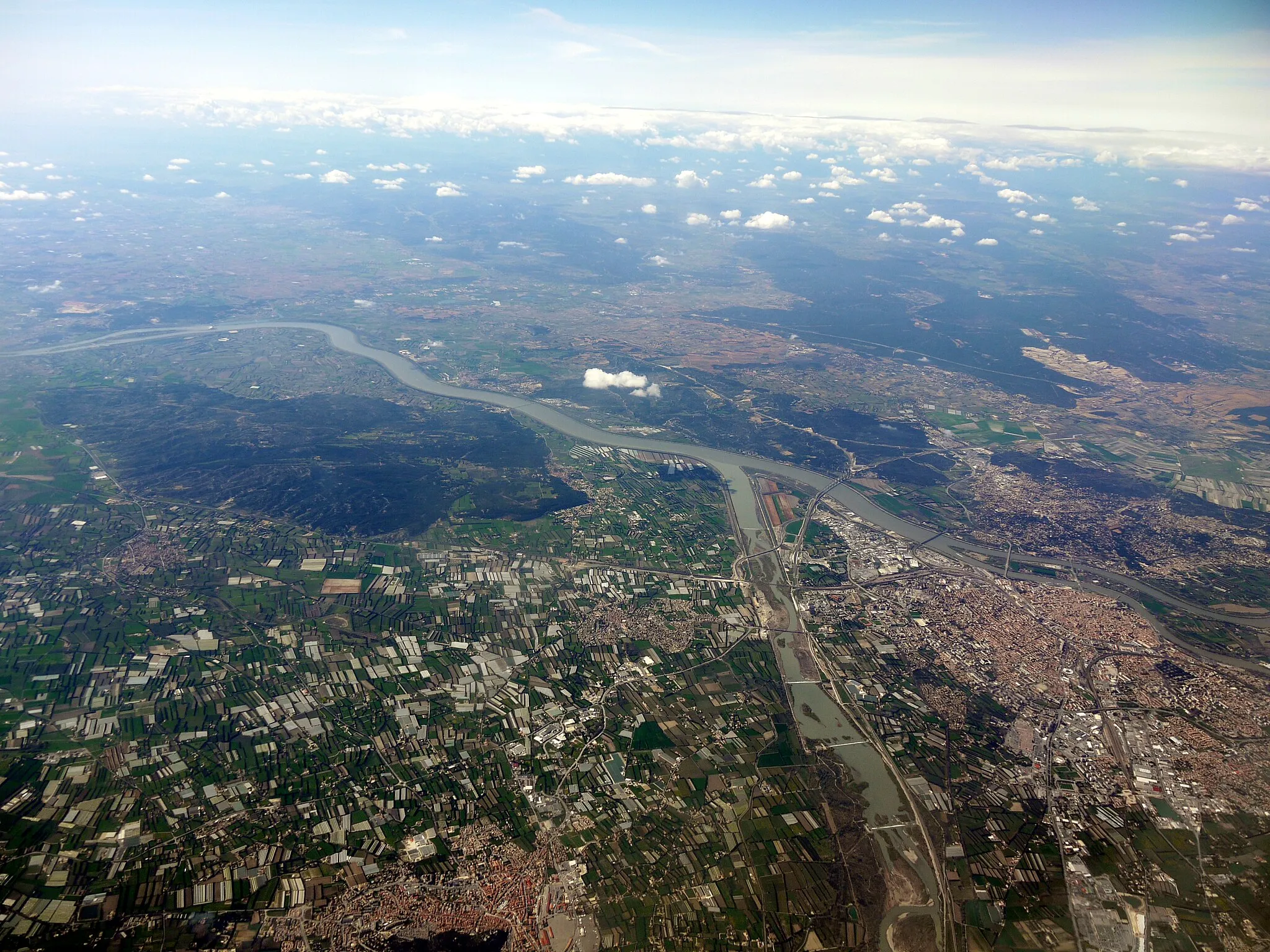 Photo showing: Rognonas and Avignon, photograph taken from the sky, on the fly line between Marseille and Stockholm.