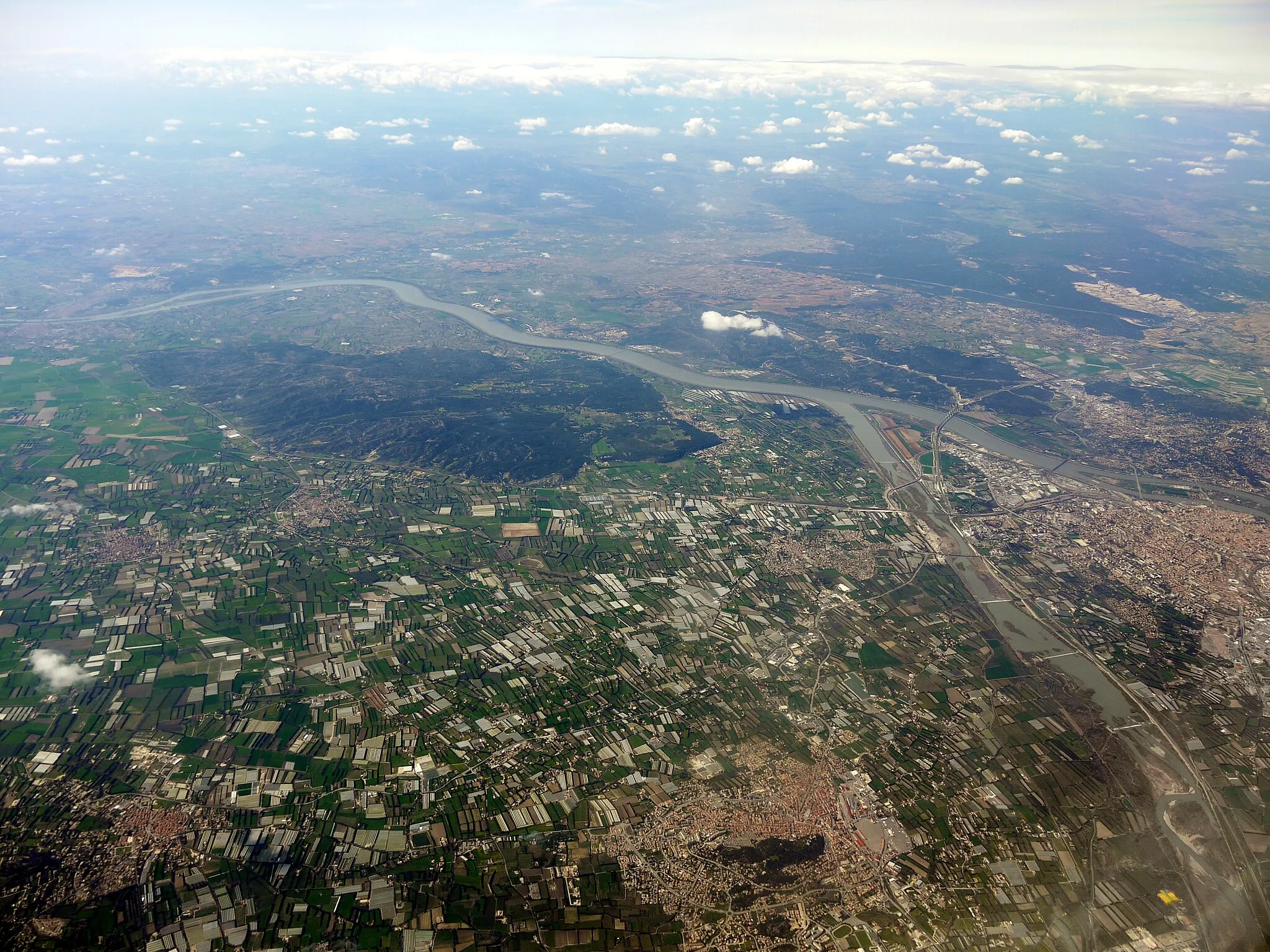 Photo showing: Rognonas, photograph taken from the sky, on the fly line between Marseille and Stockholm.