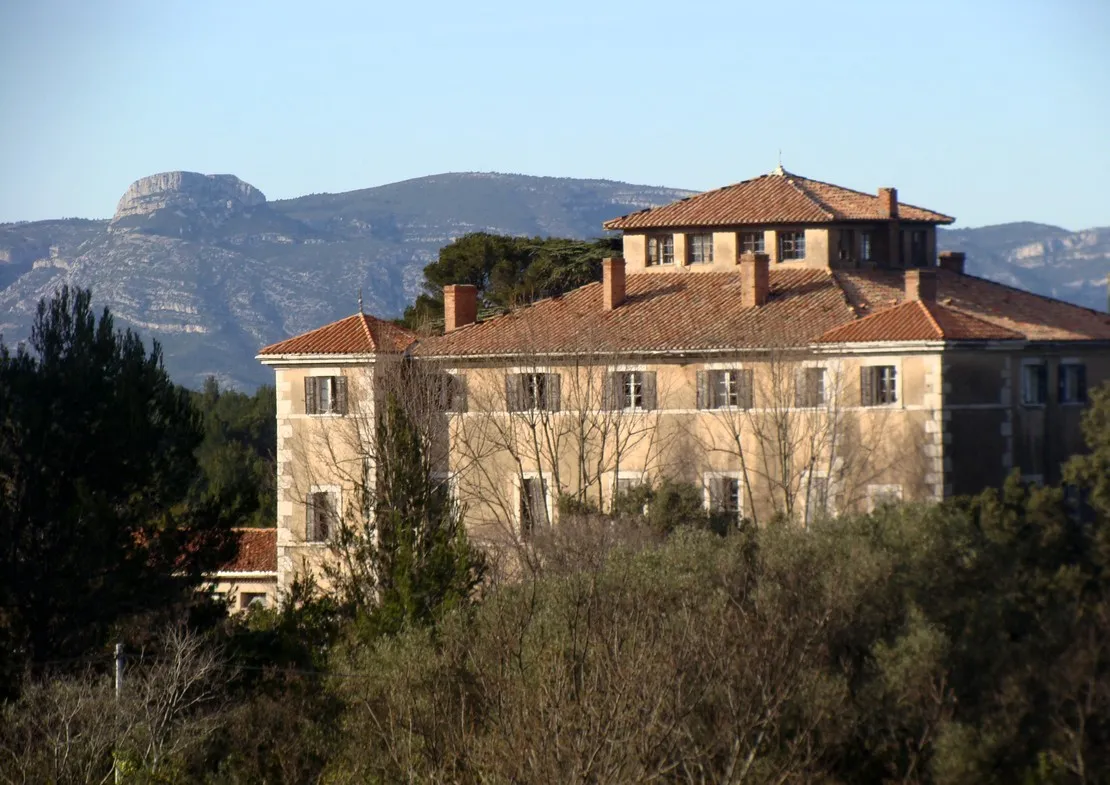 Photo showing: Le Château de Julhans et le Garlaban.