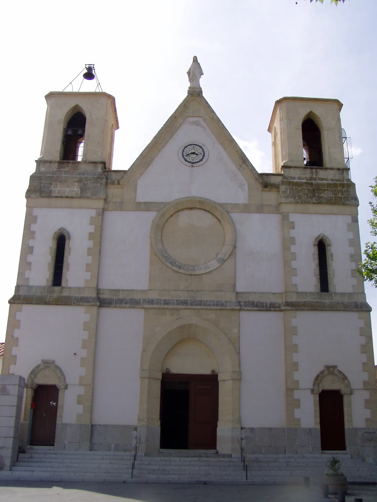 Photo showing: The church of Rousset