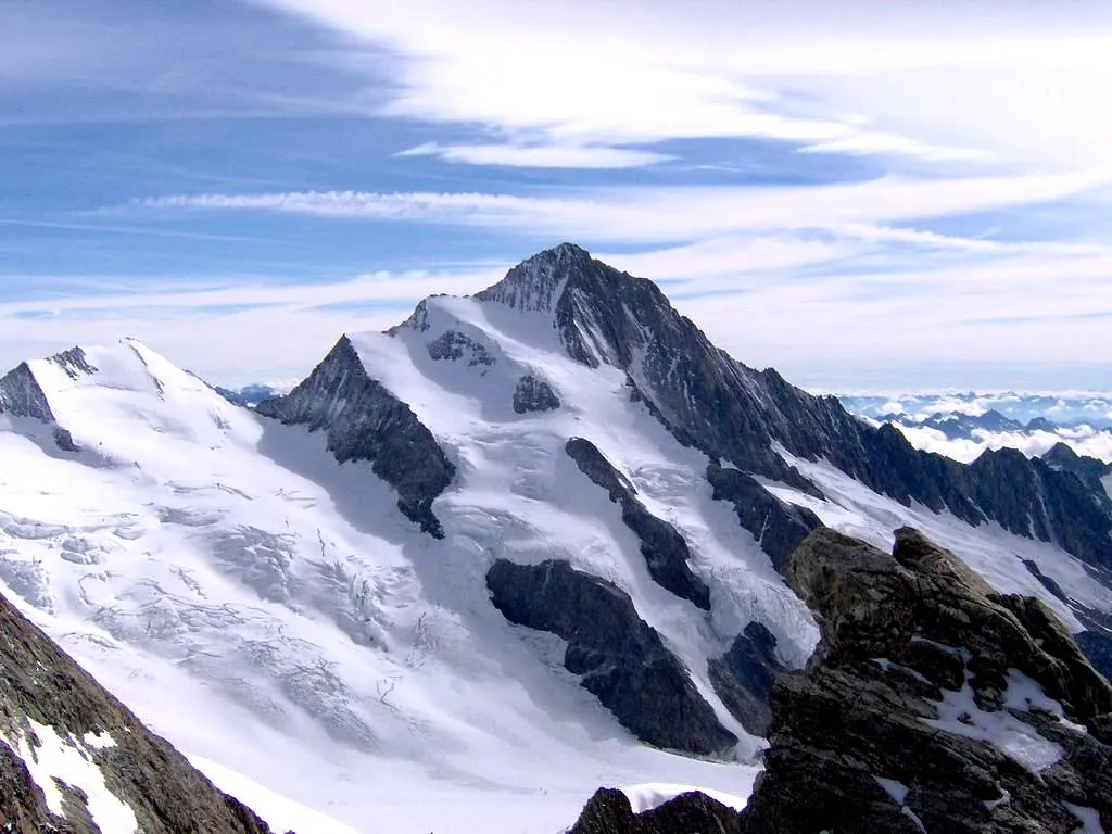 Photo showing: Finsteraarhorn seen from north, Bernese Alps