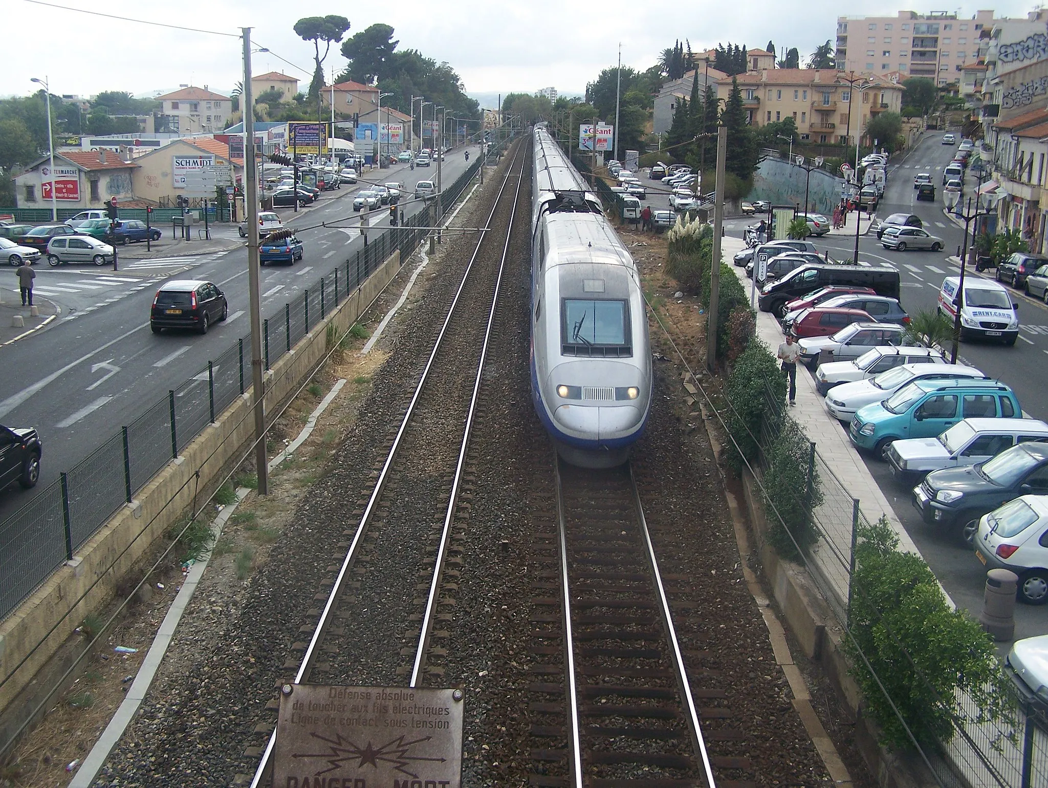 Photo showing: A TGV Duplex crossing the city of Saint-Laurent-du-Var, in the South-East of France.