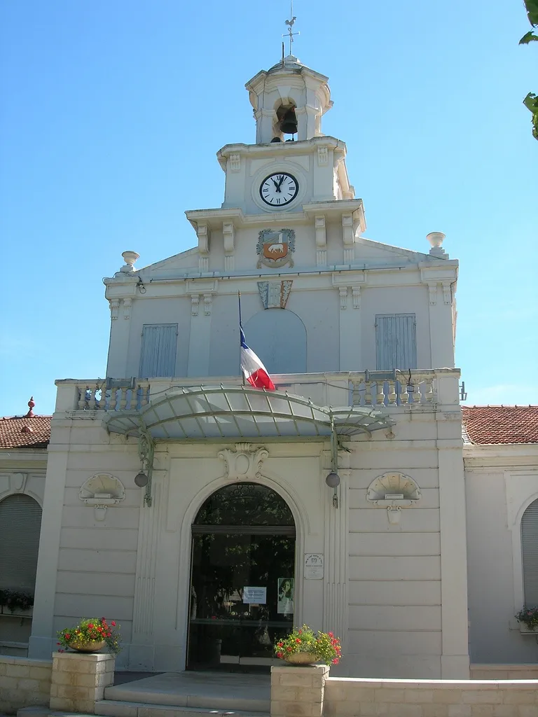 Photo showing: Town Hall of Saint Martin de Crau