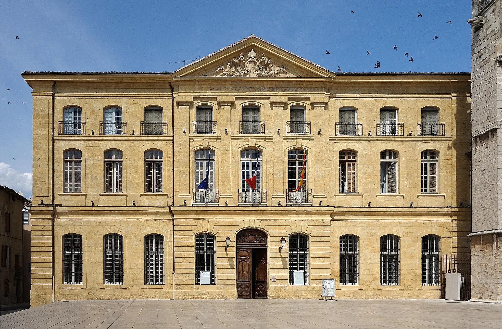 Photo showing: Façade de l'hôtel de ville de Saint-Maximin-la-Sainte-Baume