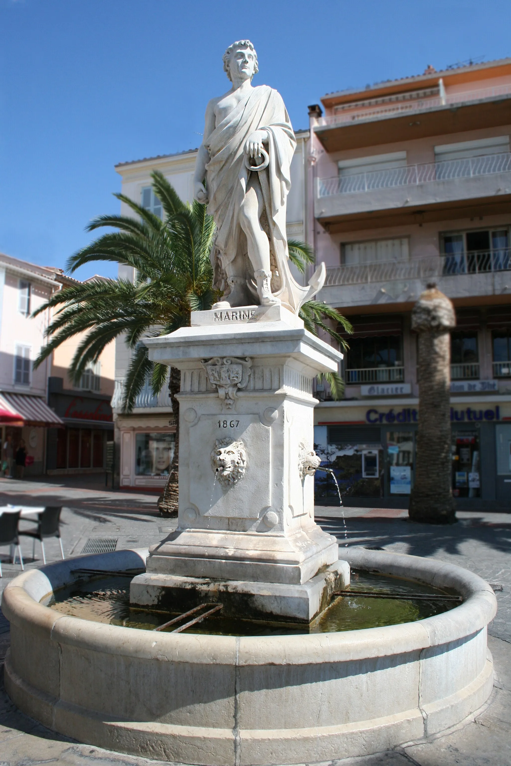 Photo showing: Statue de 1867 représentant la Marine réalisée par émile Aldebert et située à Sanary (Var)