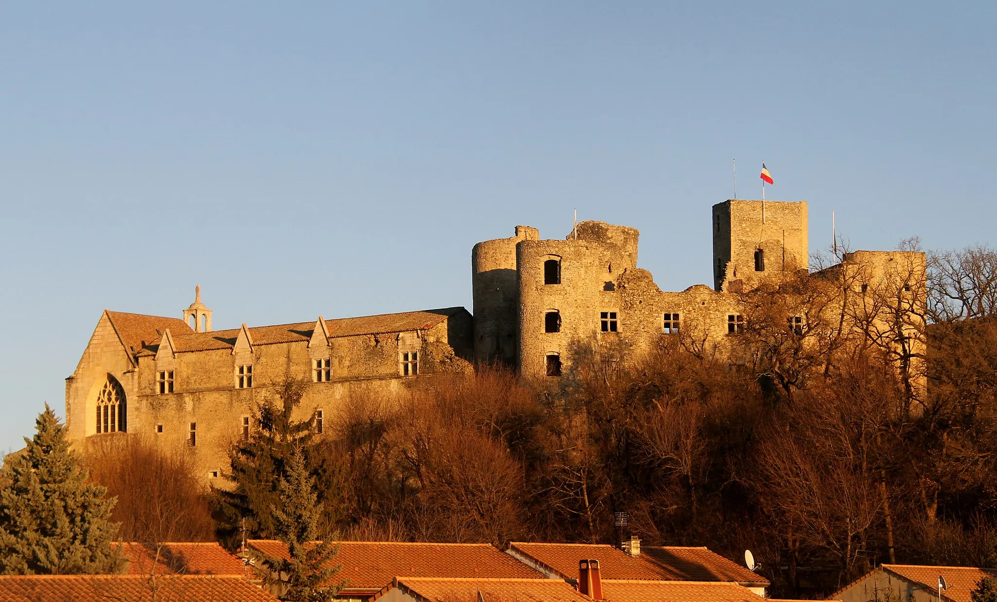 Photo showing: Château de Tallard from the west