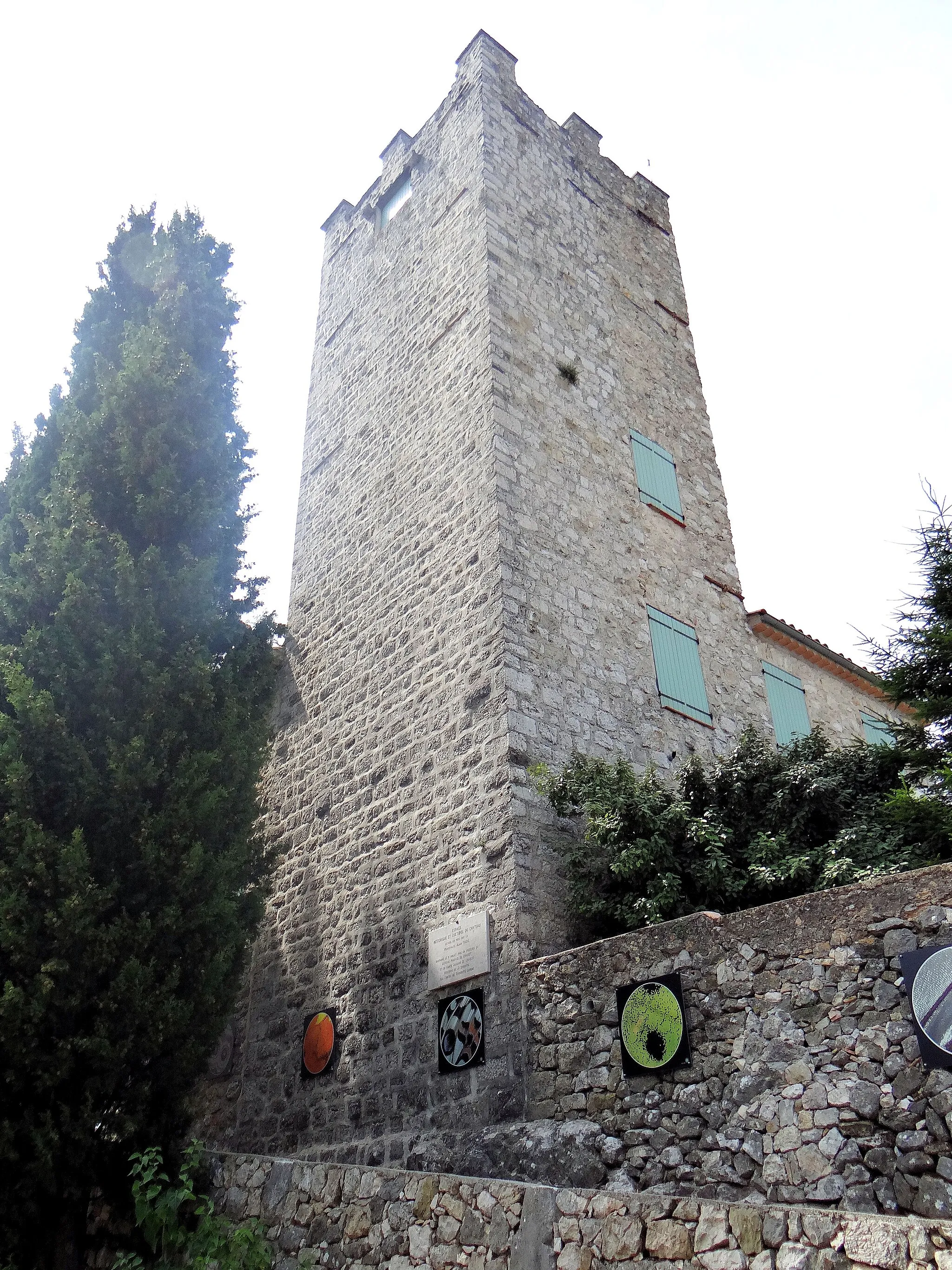 Photo showing: Tourrette-Levens - Château - Le donjon