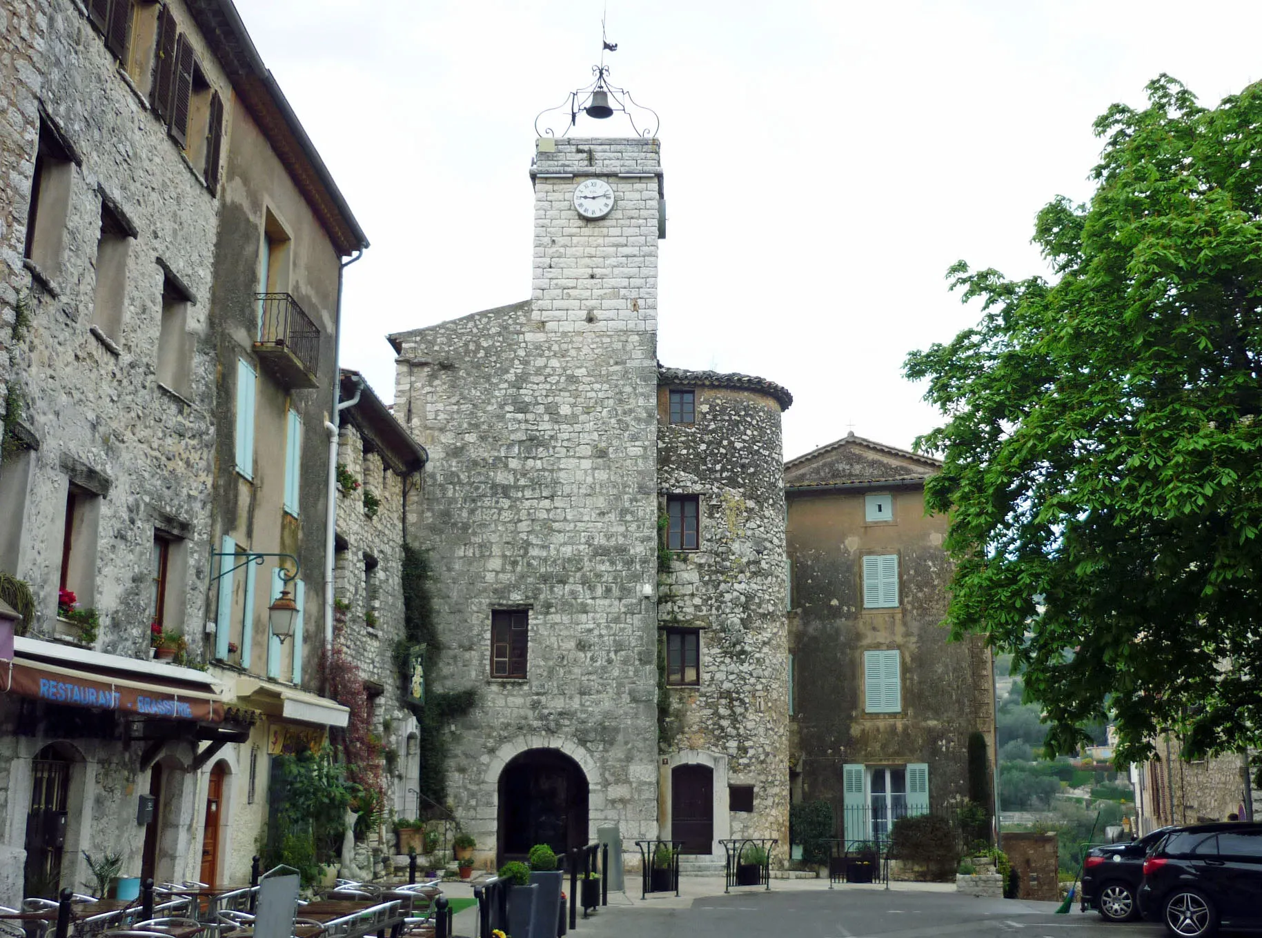 Photo showing: Uhrenturm mit Stadttor in Tourrettes-sur-Loup