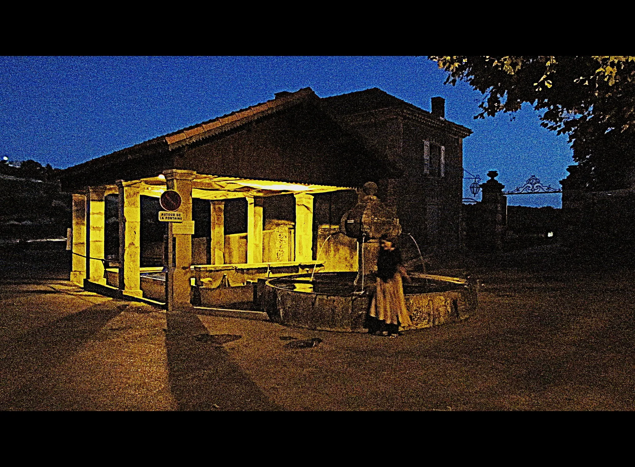 Photo showing: This building is indexed in the base Mérimée, a database of architectural heritage maintained by the French Ministry of Culture, under the reference PA00080504 .