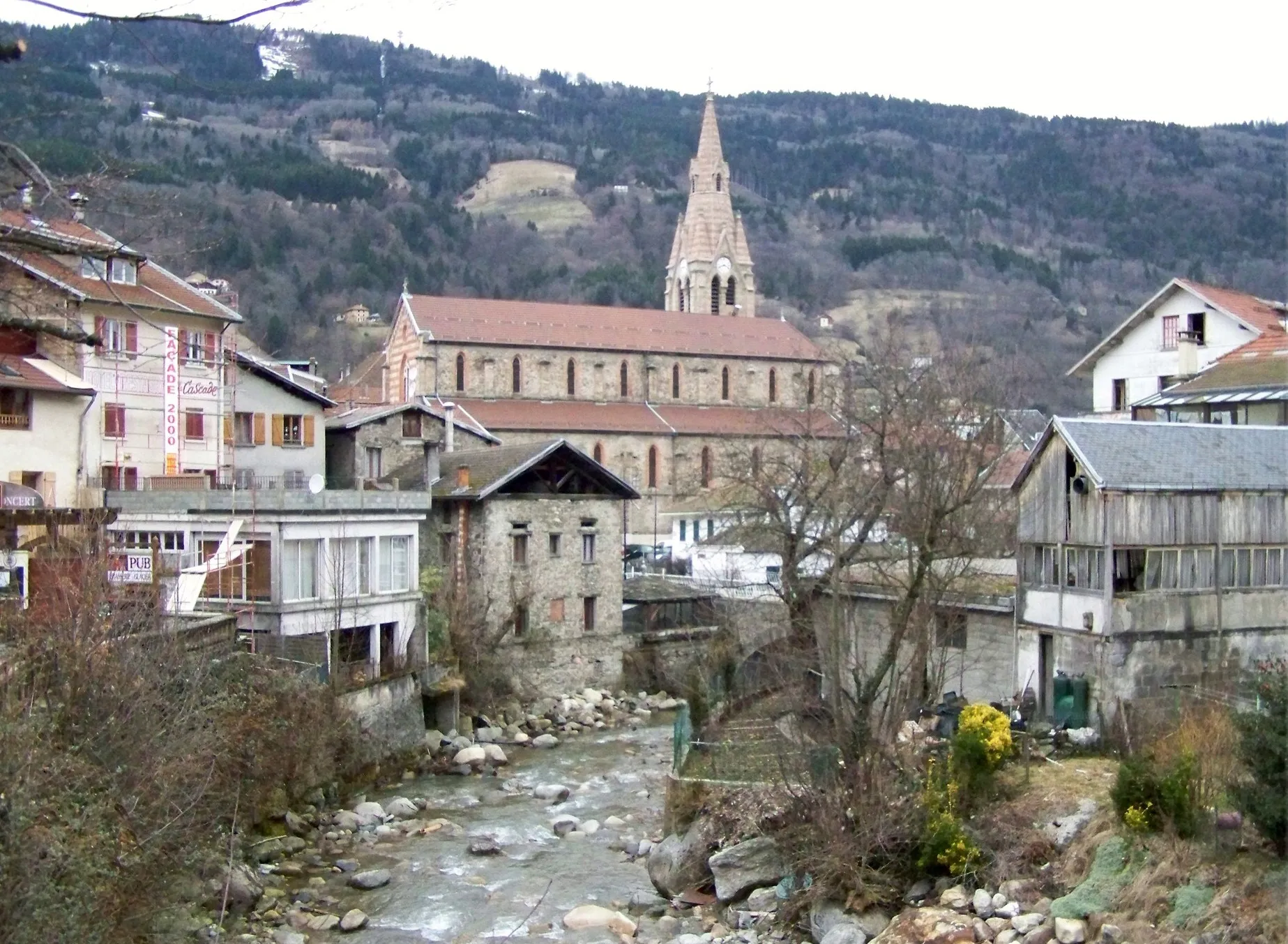 Photo showing: La Commune d'Allevard les bains (Isère, France). L'Église.