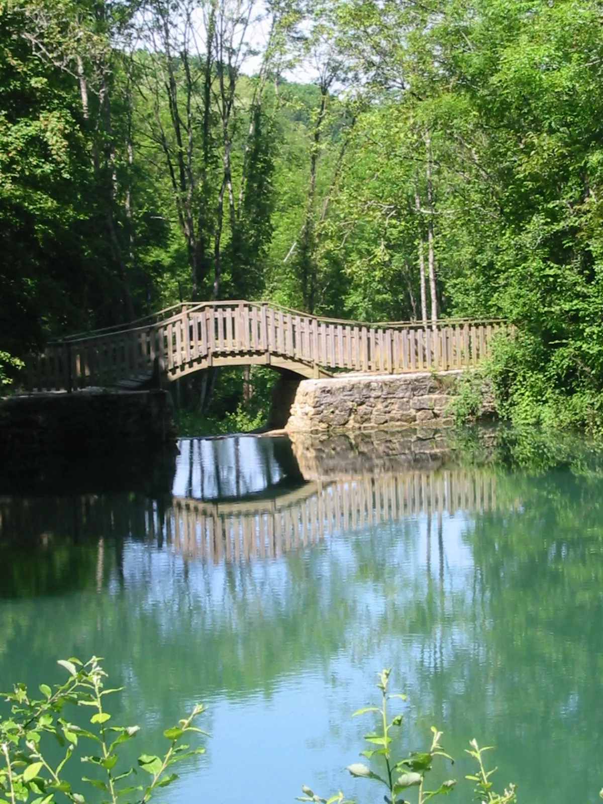 Photo showing: Lac Bleu, quartier de Vareilles à Ambérieu en Bugey