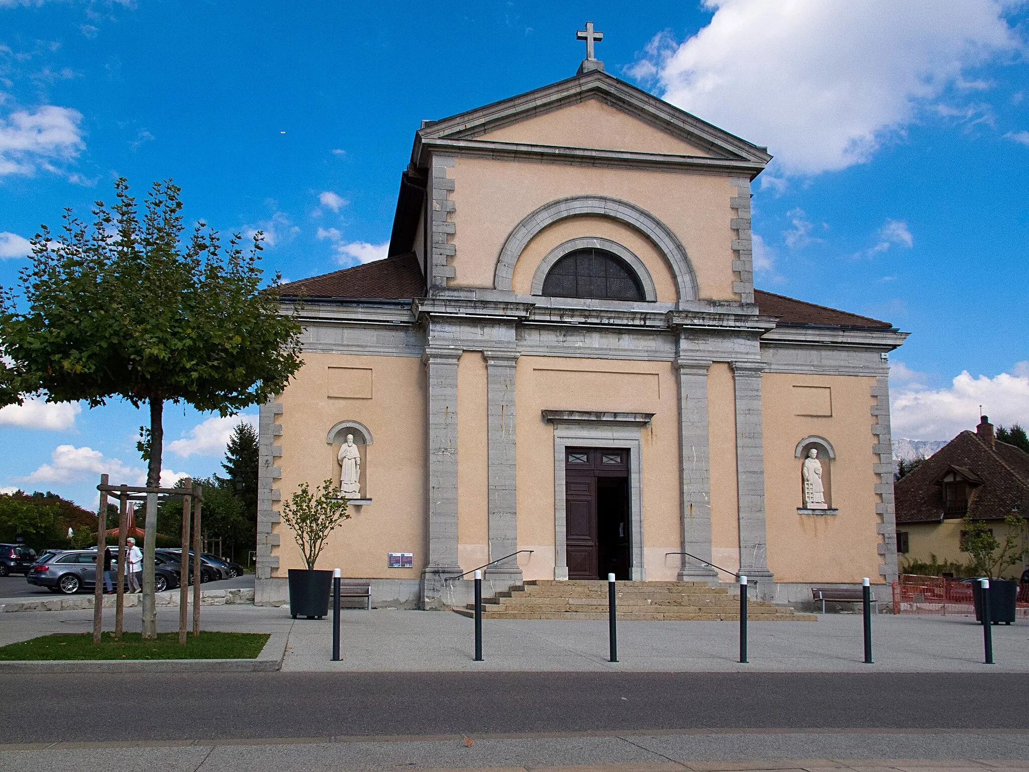 Photo showing: Eglise néo-classique sarde, construite de 1849 à 1952, façade.