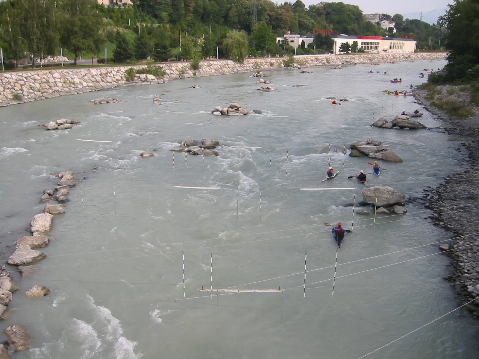 Photo showing: The Arve river in Annemasse, Haute-Savoie, France.