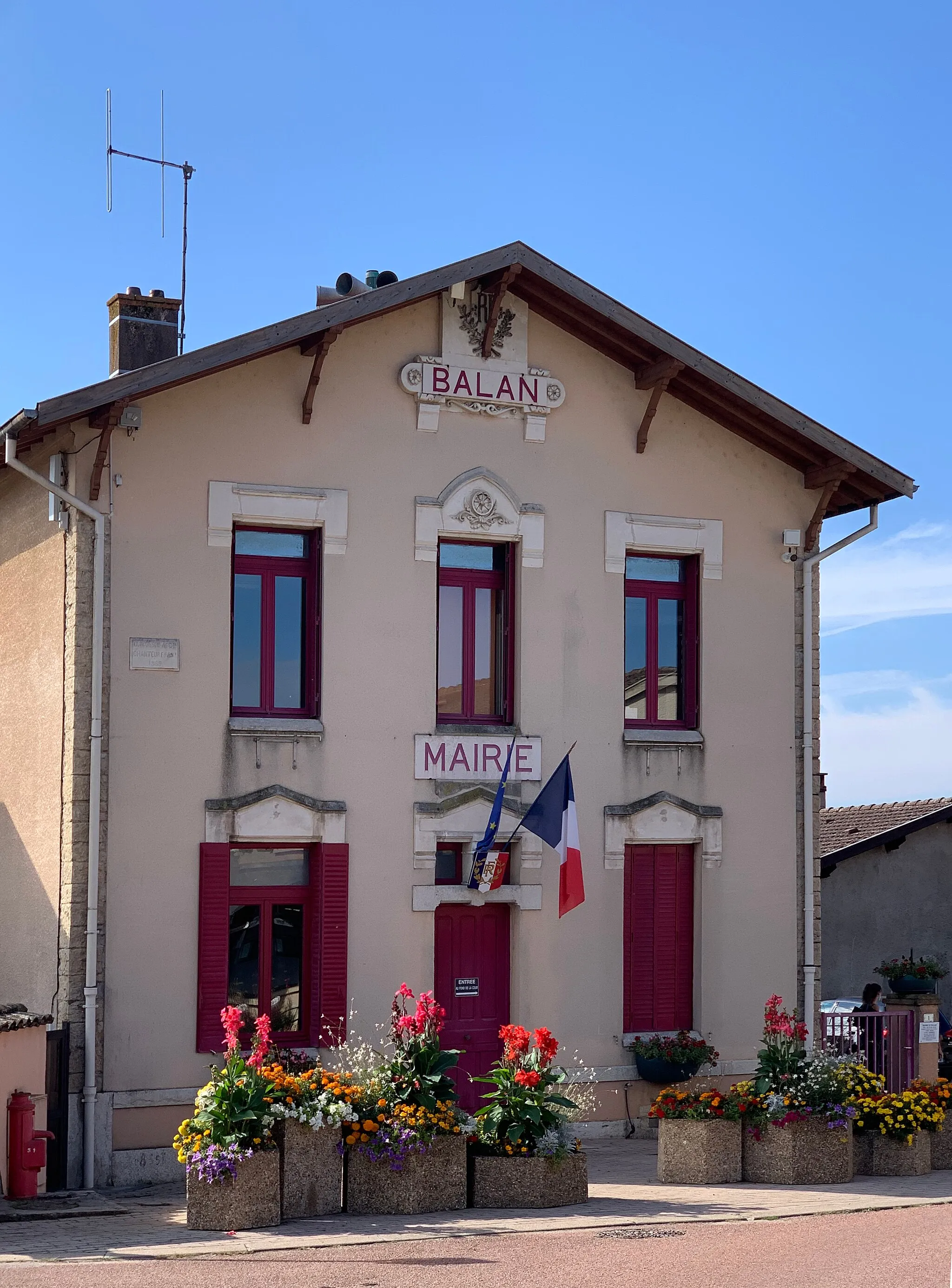 Photo showing: La mairie de Balan (Ain) en septembre 2021.