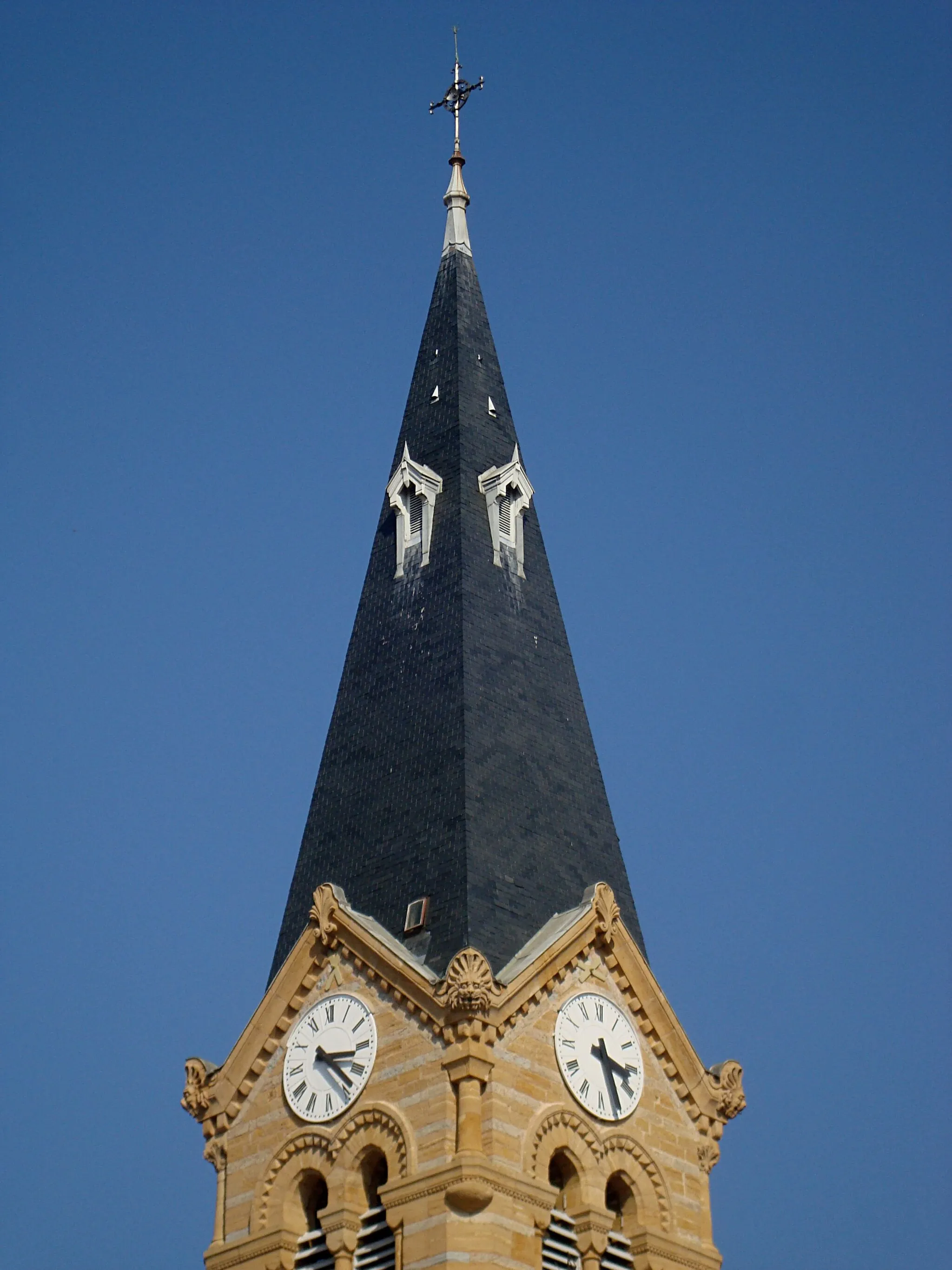 Photo showing: Clocher de l'église Saint-Irénée, Bessenay, Rhône, France.