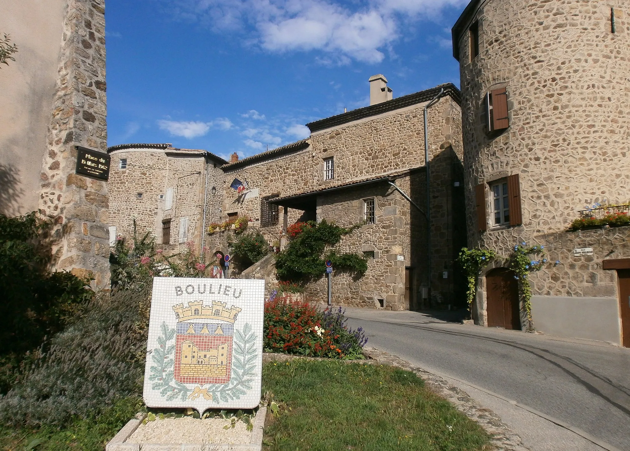 Photo showing: Boulieu-lès-Annonay, entrée du village.