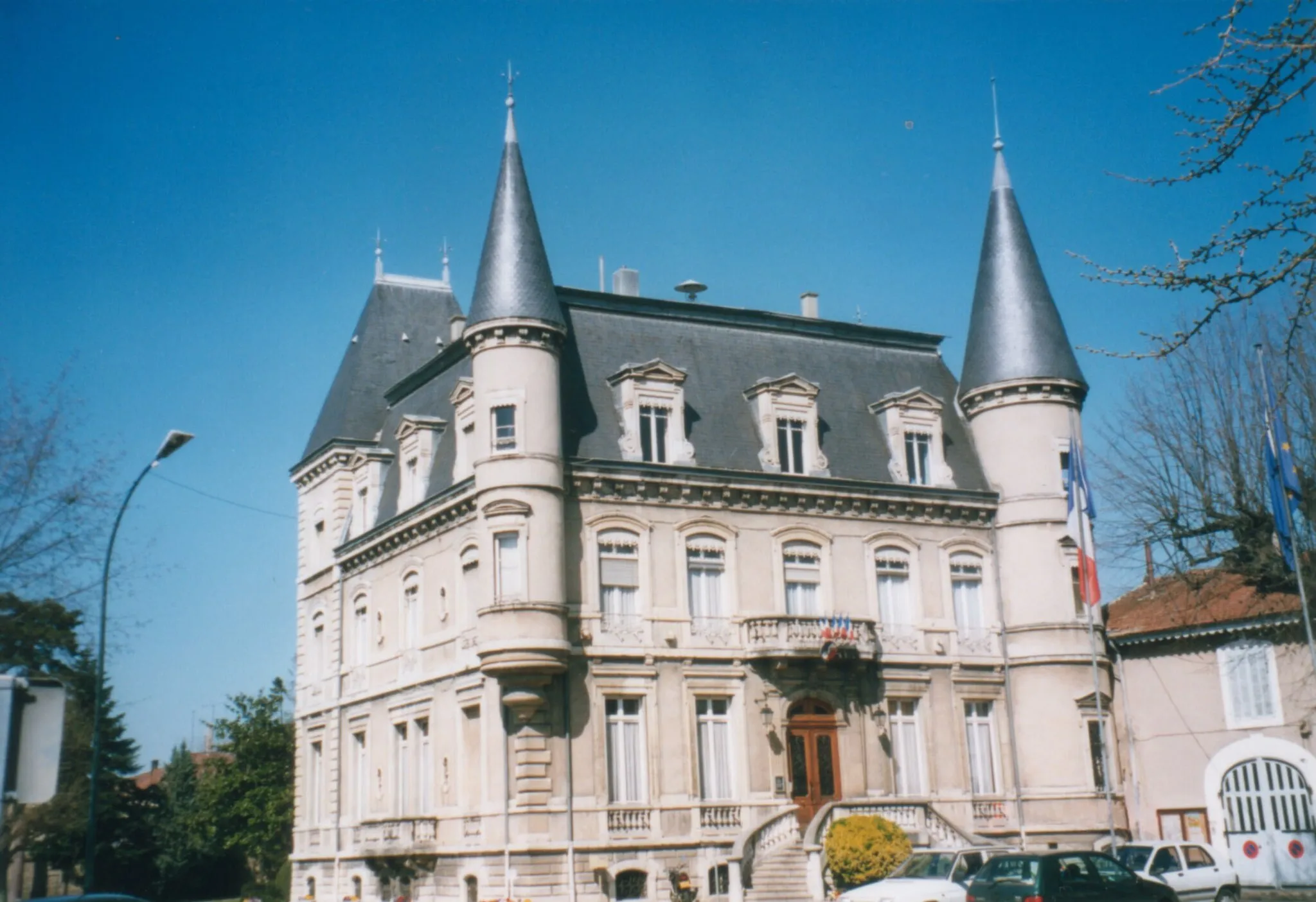 Photo showing: Municipio di Bourgoin, Isere, Francia.