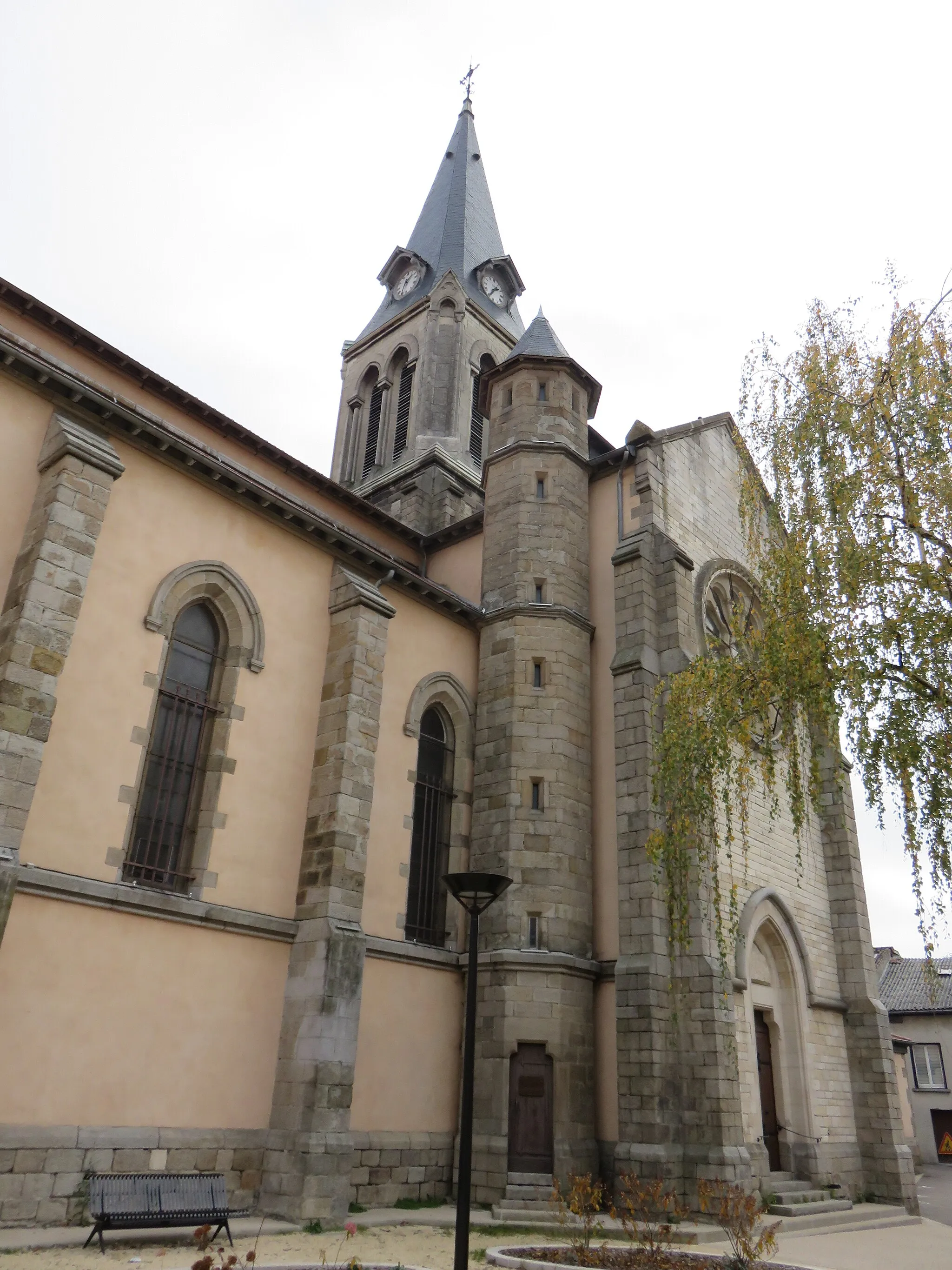 Photo showing: Clocher de l'église Saint-Clair de Brignais (Rhône, France).