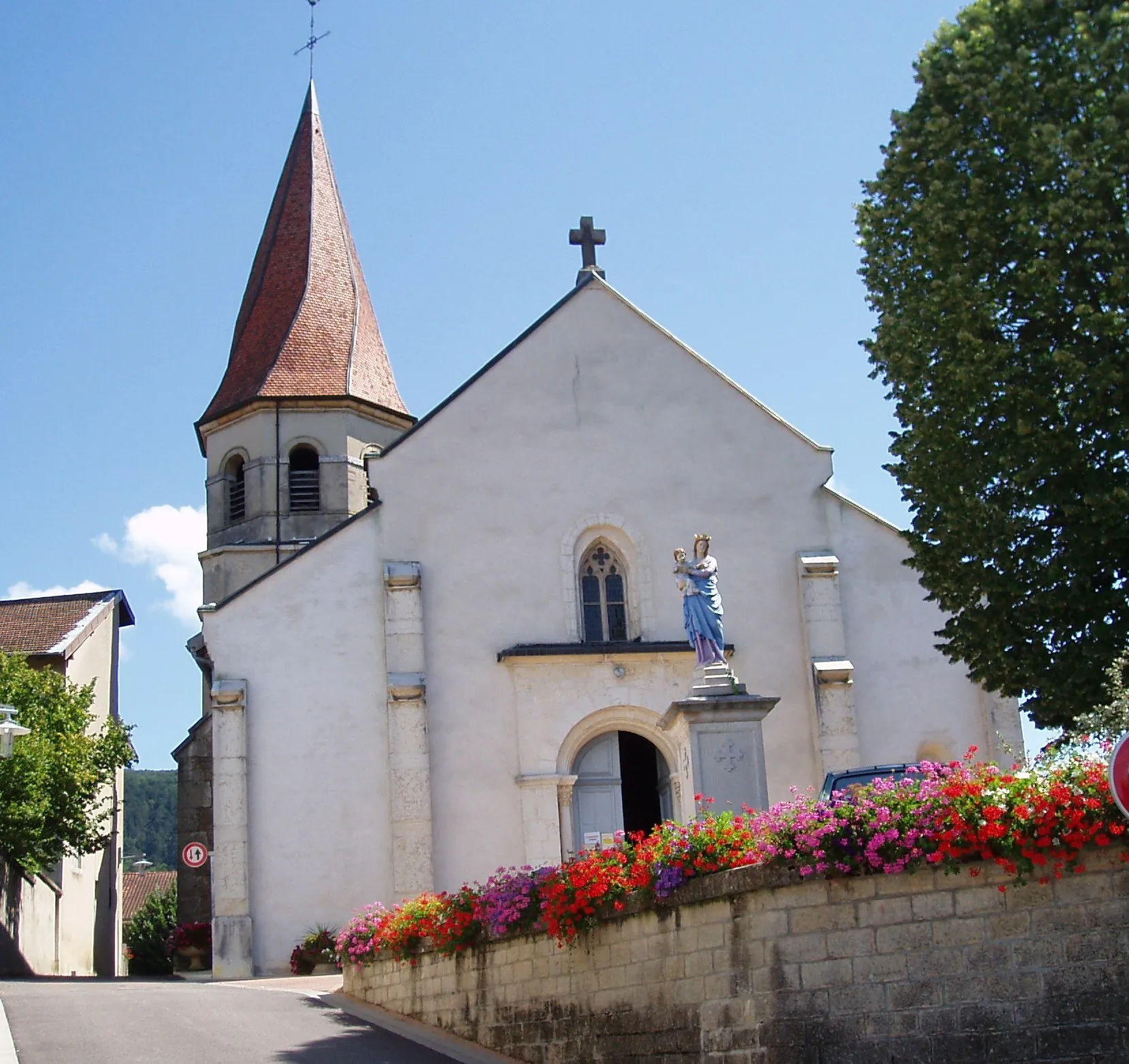 Photo showing: Église de Ceyzériat dans le département de l'Ain, dont le clocher est un clocher tors