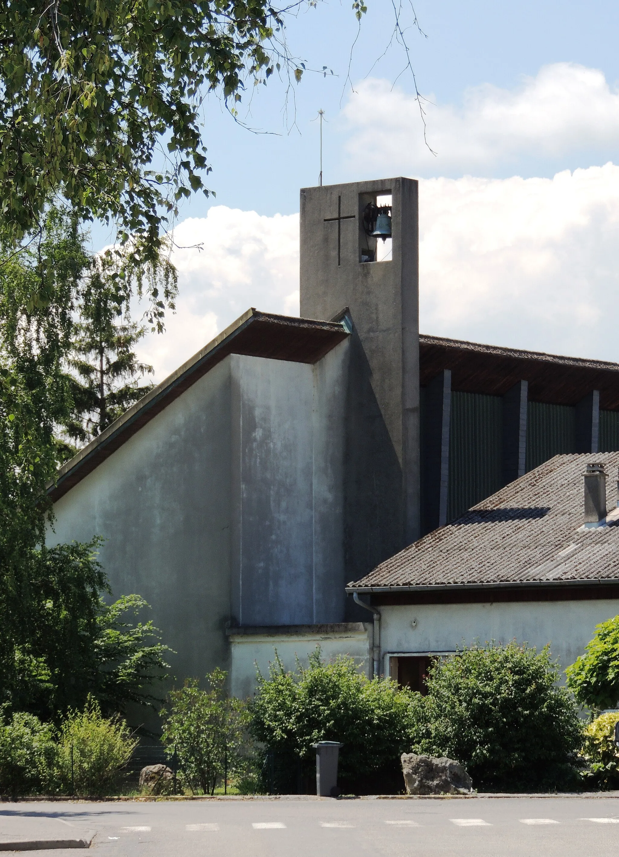 Photo showing: Eglise catholique Saint-Michel de Champ-sur-Drac.
