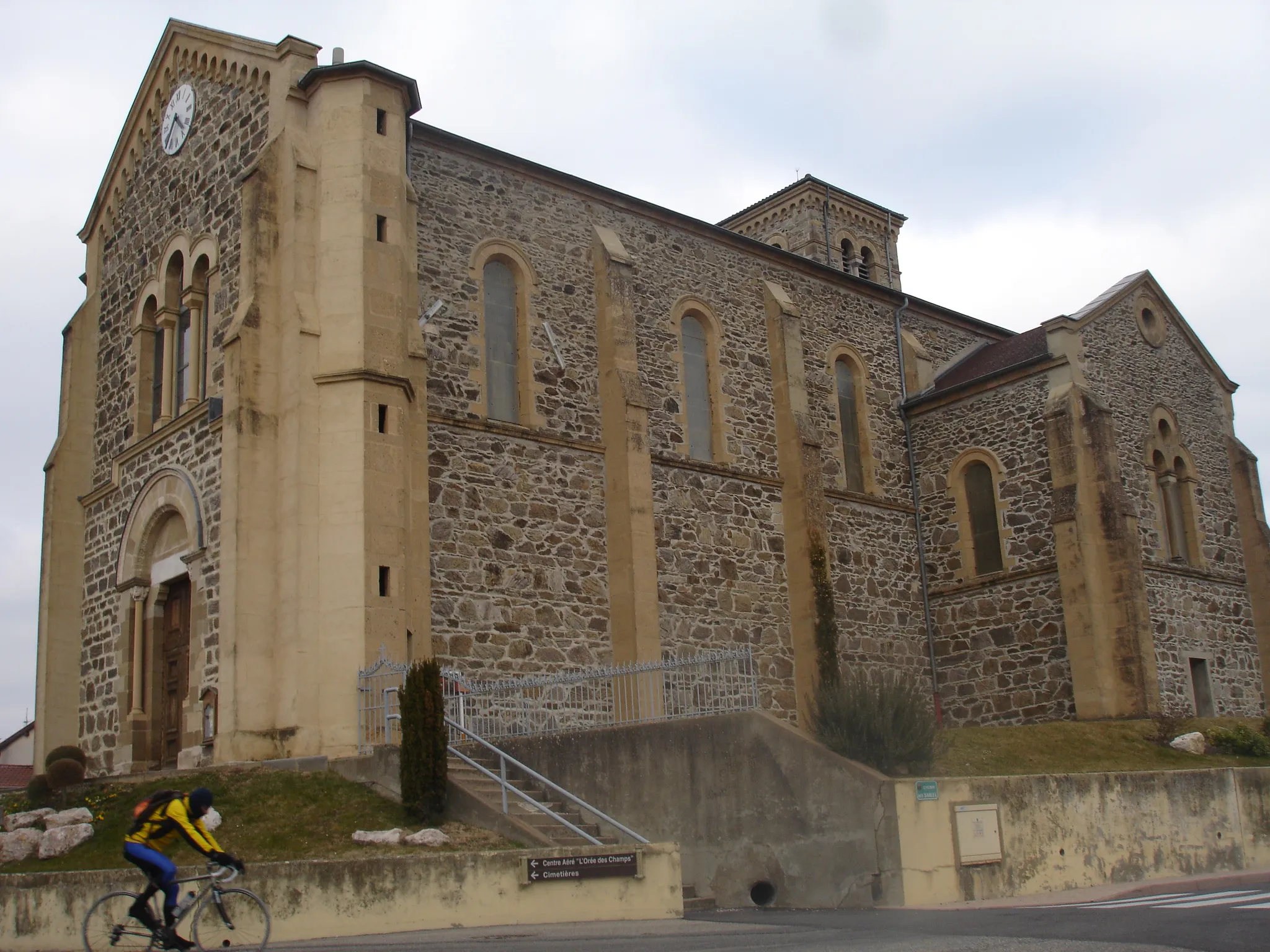 Photo showing: Chaponnay (69) : l'église