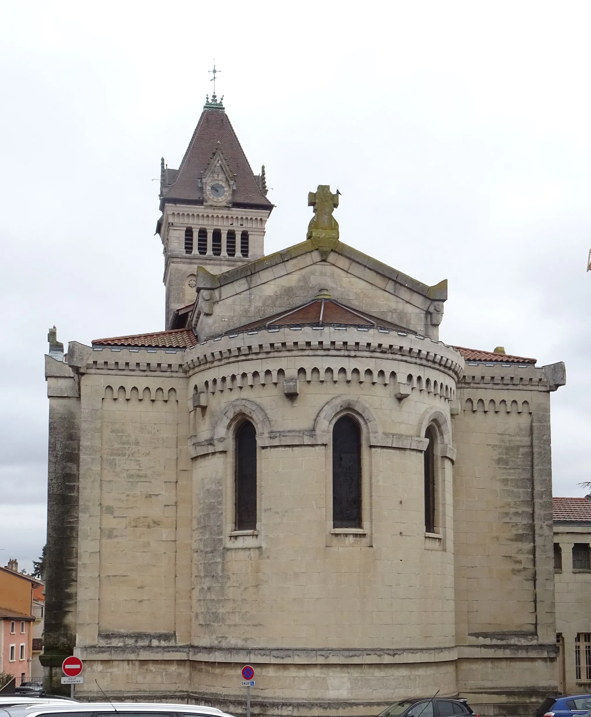 Photo showing: chevet de l'église de Chaponost