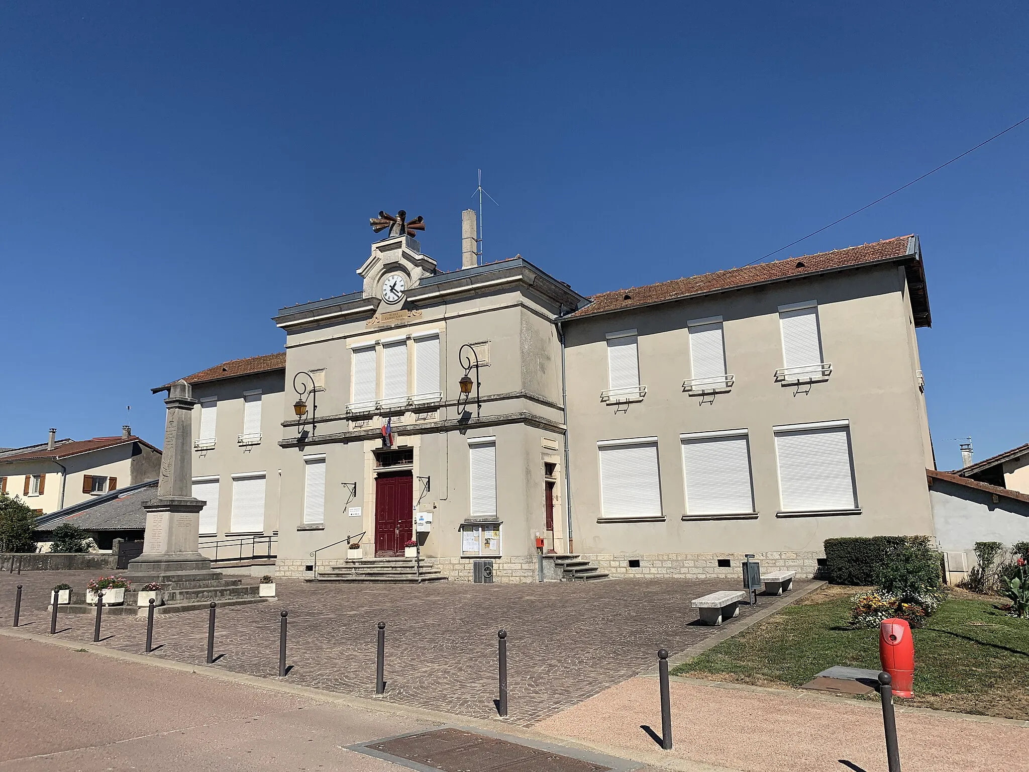 Photo showing: École de Château-Gaillard, Ain.