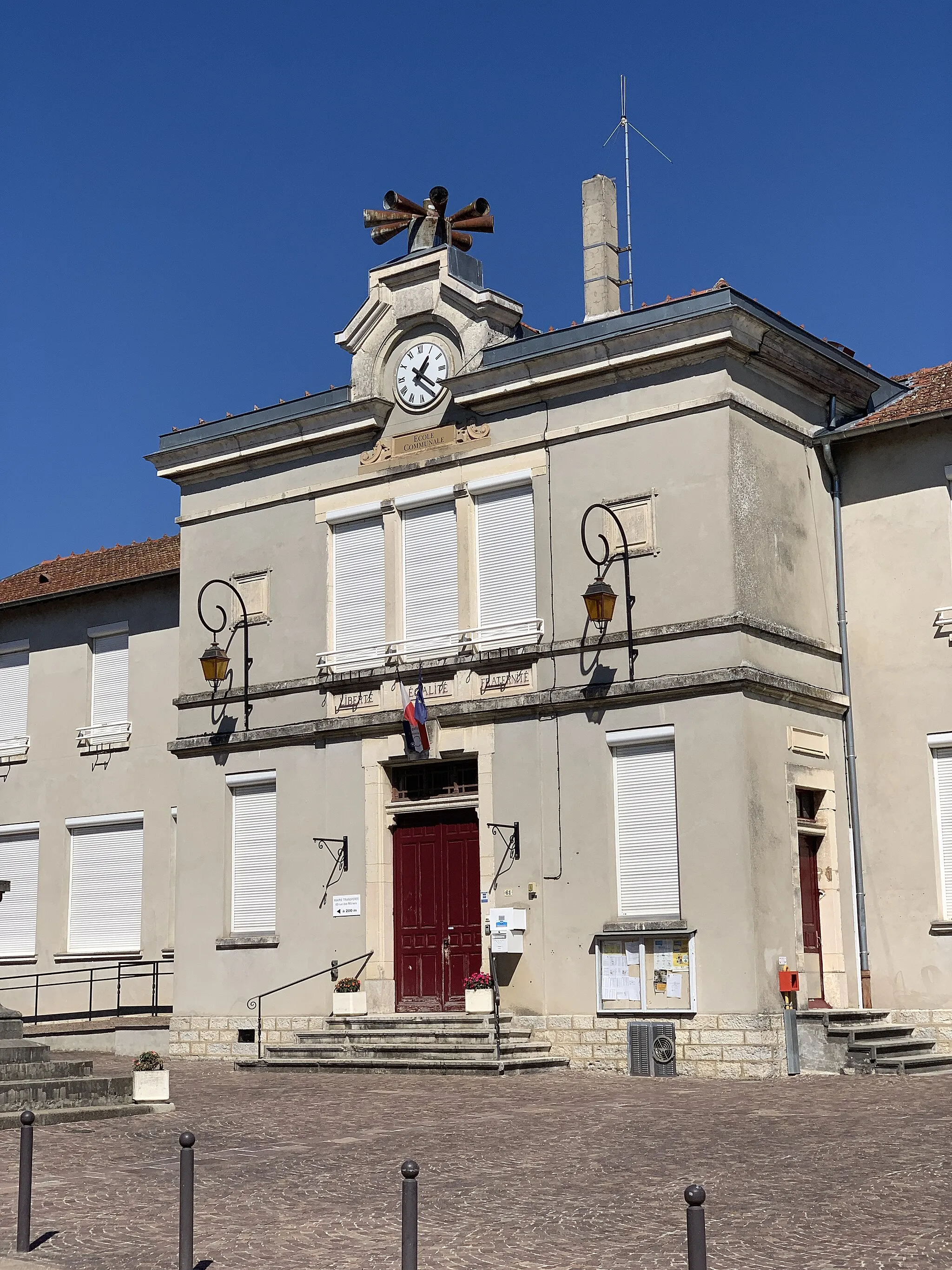 Photo showing: École de Château-Gaillard, Ain.