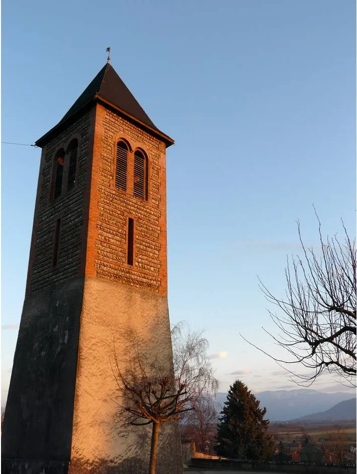 Photo showing: Belfry in Colombe, french village.