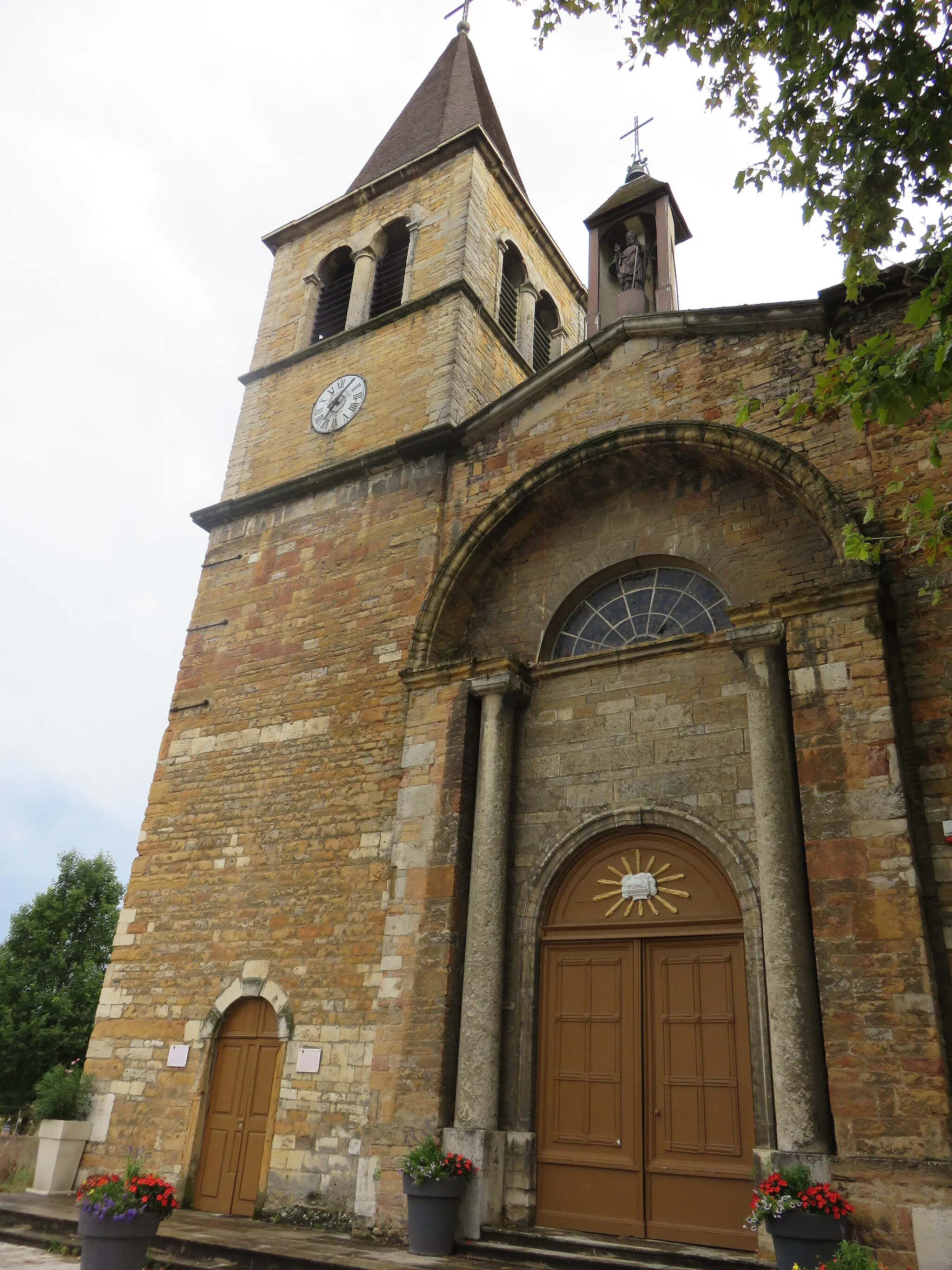 Photo showing: Église Saint-Martin de Fontaines-Saint-Martin (Rhône, France).