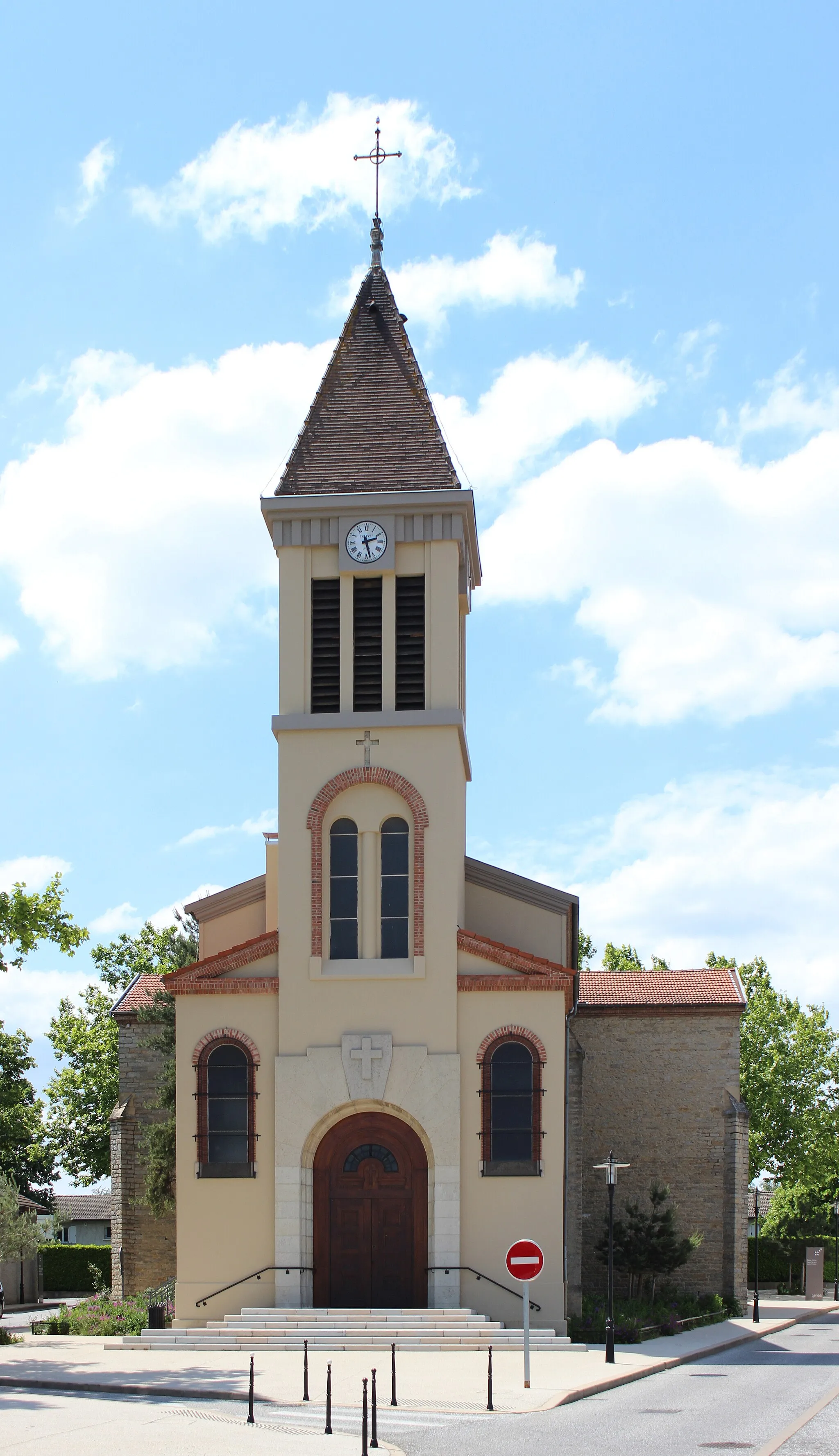 Photo showing: Église saint Gervais et saint Protais d'Azieu, à Genas.