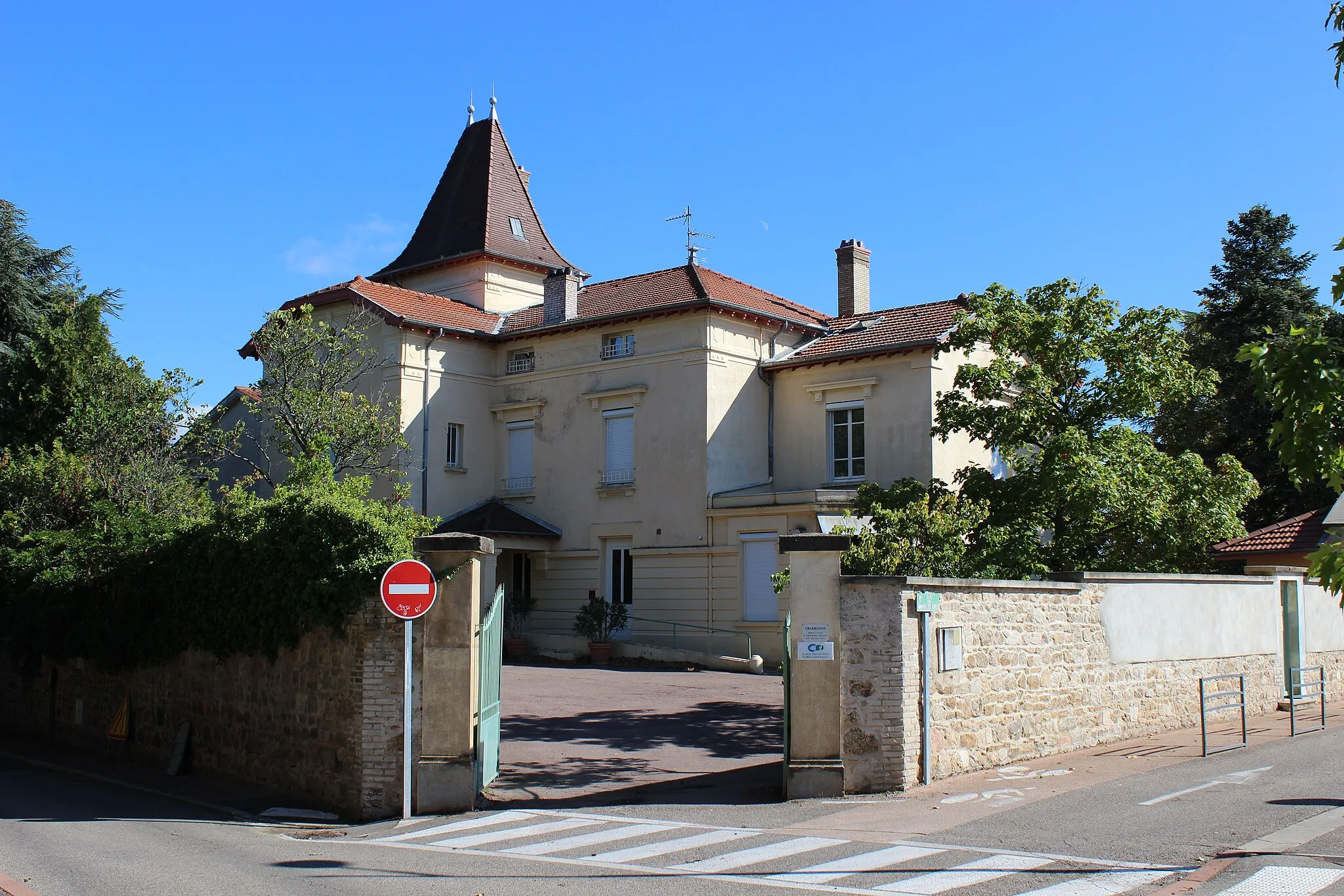Photo showing: Maison Charmanon à Grézieu-la-Varenne.