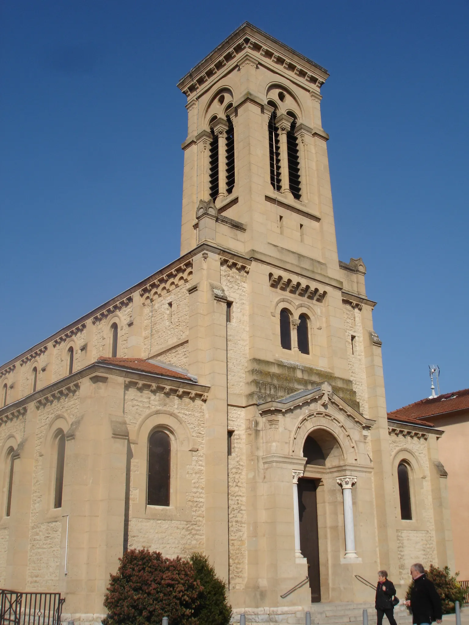 Photo showing: Heyrieux (38) : Le clocher de l'église