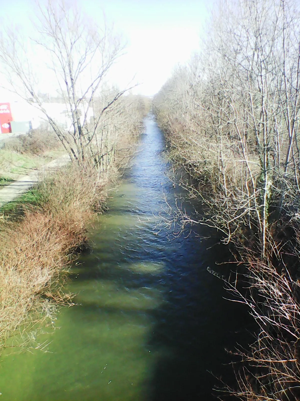 Photo showing: Canal de la Bourbre à L'Isle d'Abeau dans le secteur des Ayes le 16 février 2019