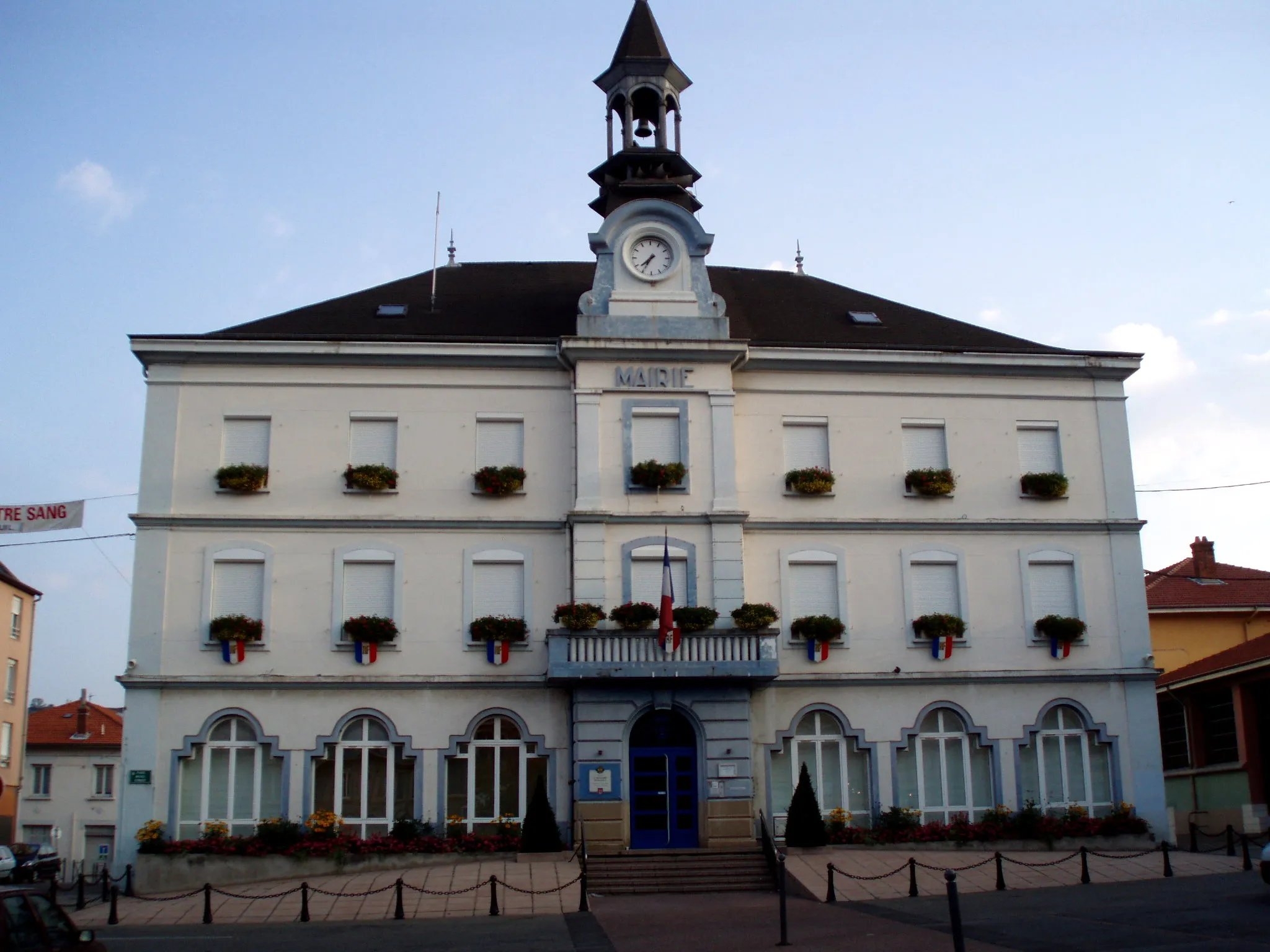 Photo showing: mairie de la ricamarie