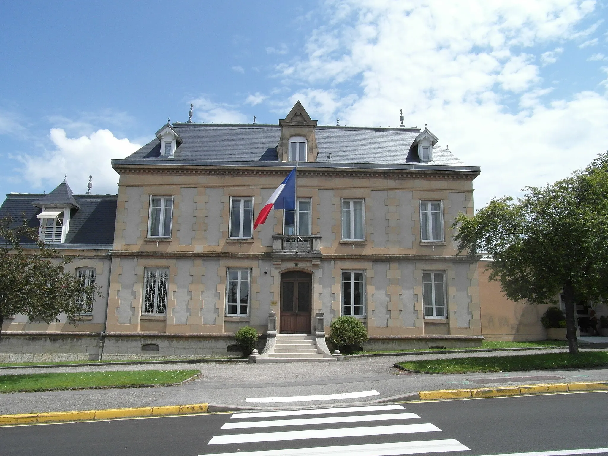 Photo showing: Sous-Préfecture de la Tour-du-Pin