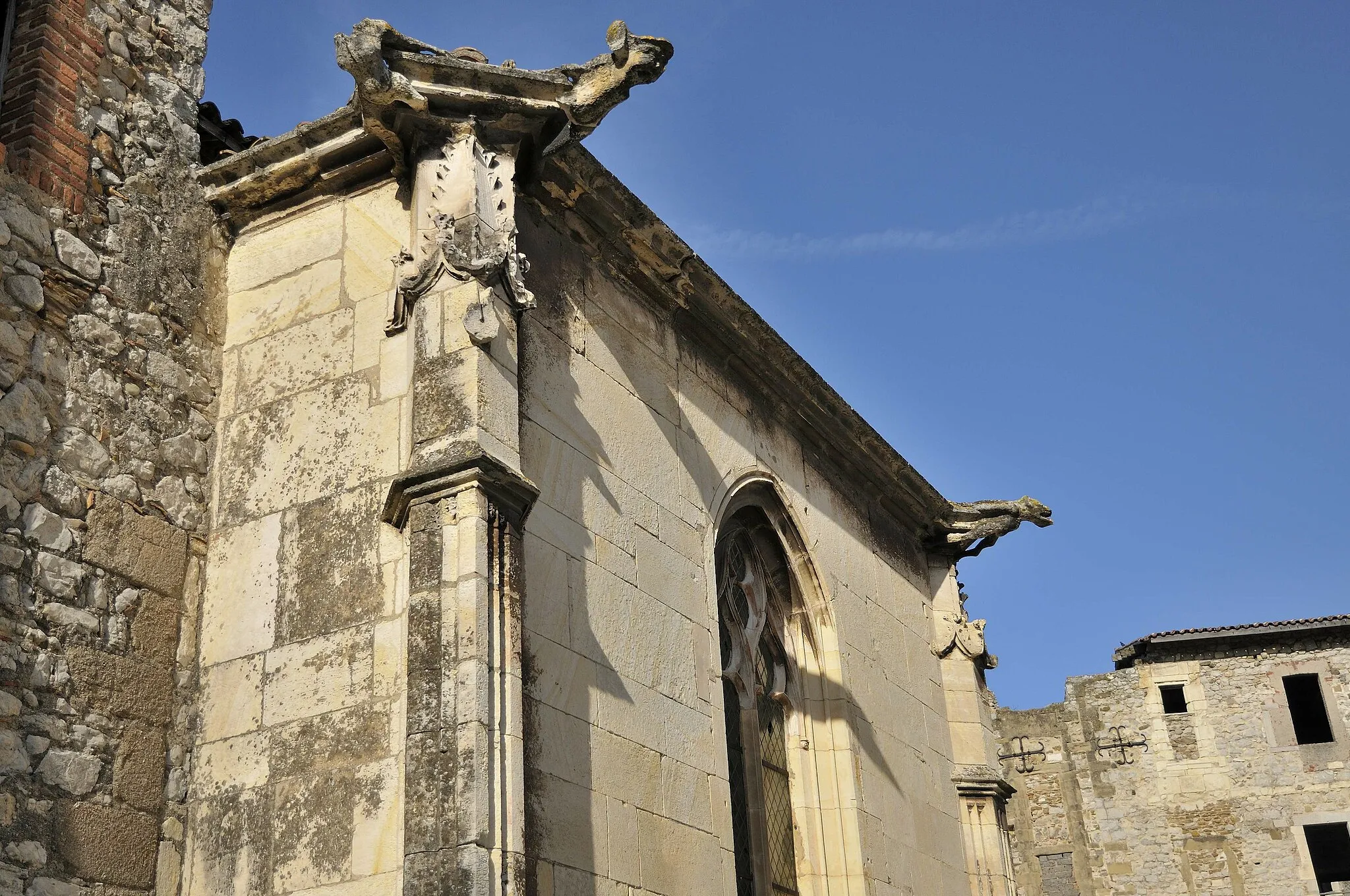 Photo showing: gargouille de la chapelle du château