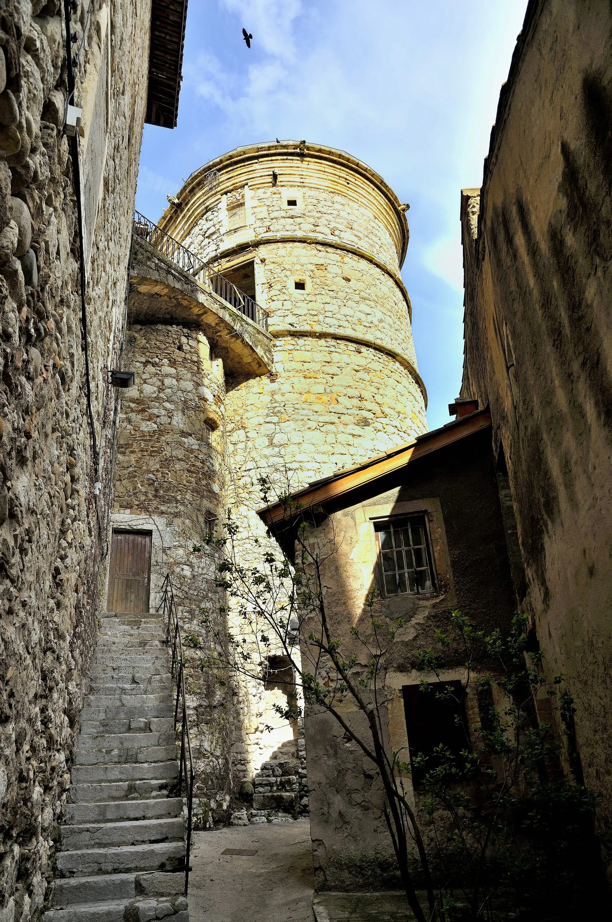 Photo showing: ruelle aux pieds du château