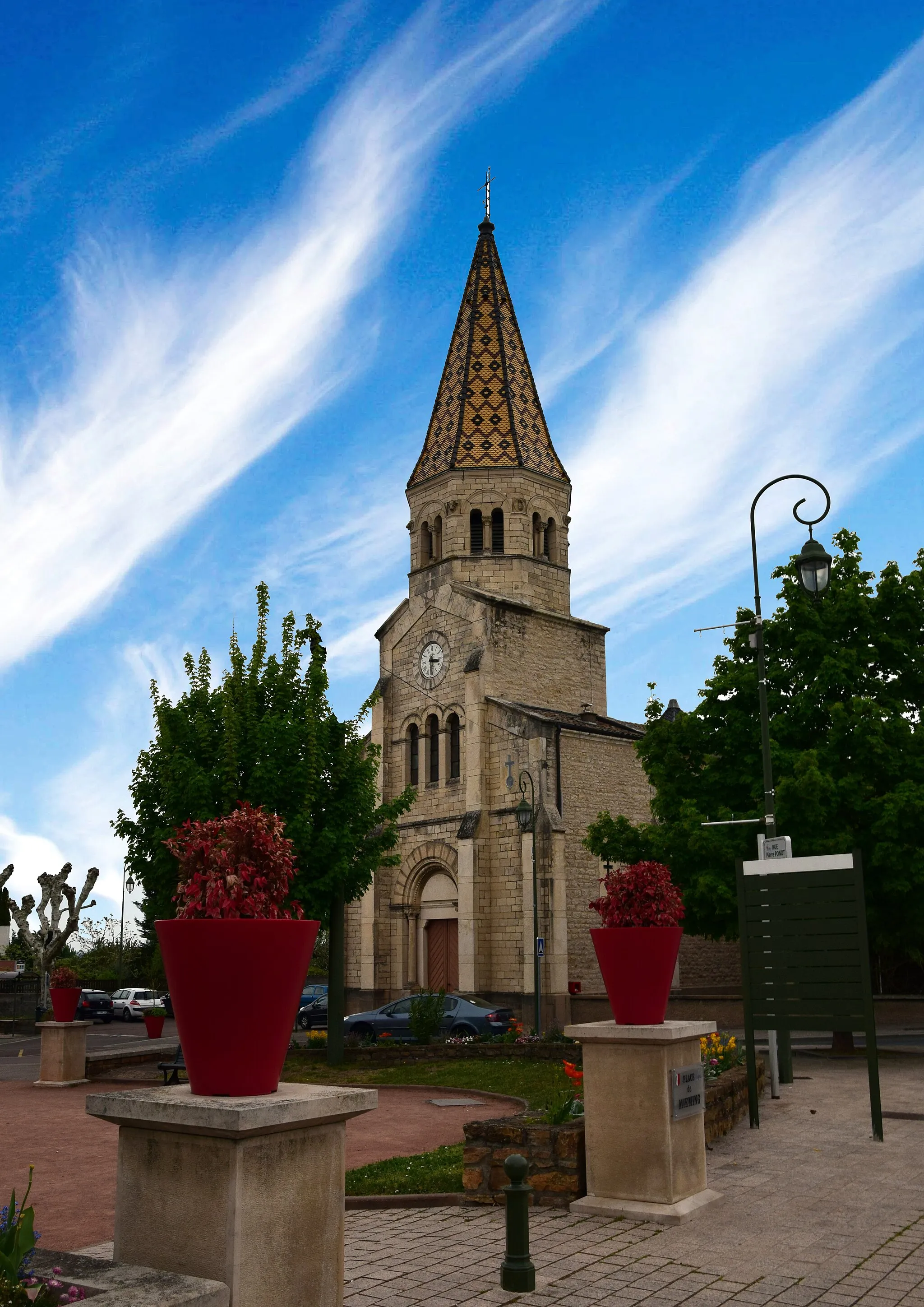 Photo showing: Eglise de Limas 69