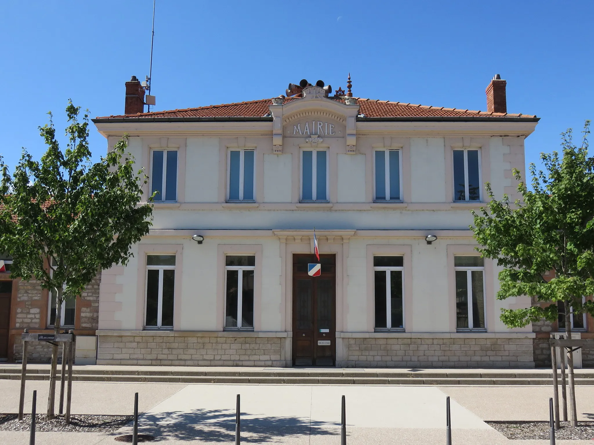 Photo showing: Mairie de Lissieu (Rhône, France).
