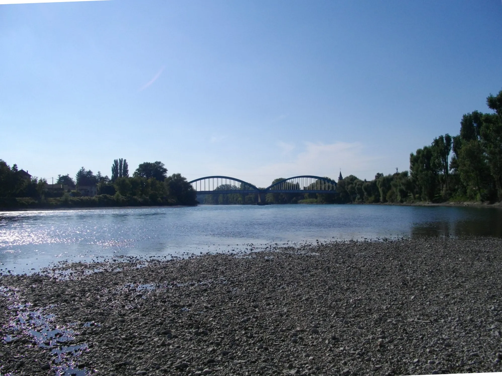 Photo showing: Le Rhône à Loyettes (vue vers l'aval).