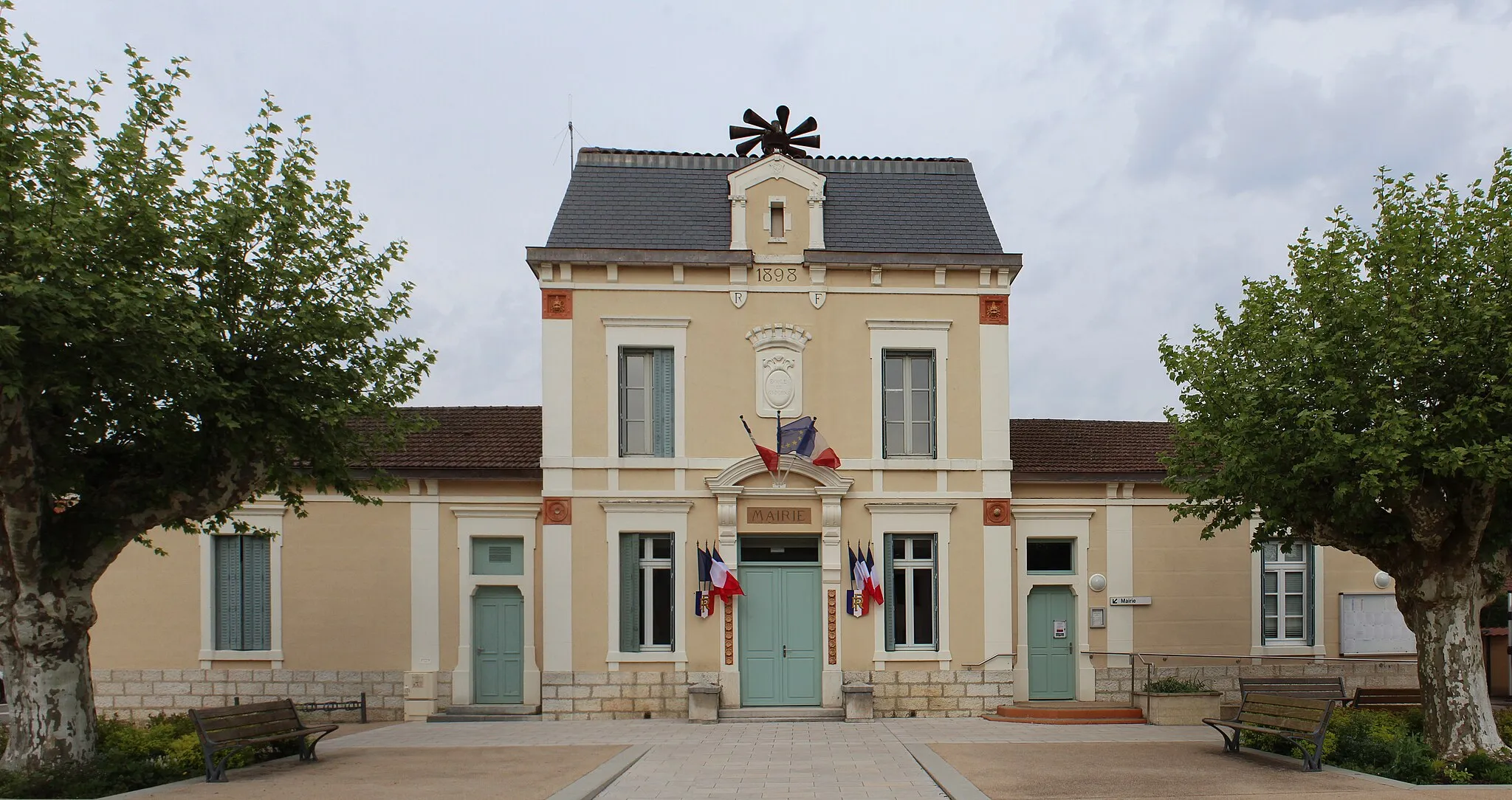 Photo showing: Mairie de Cras-sur-Reyssouze.