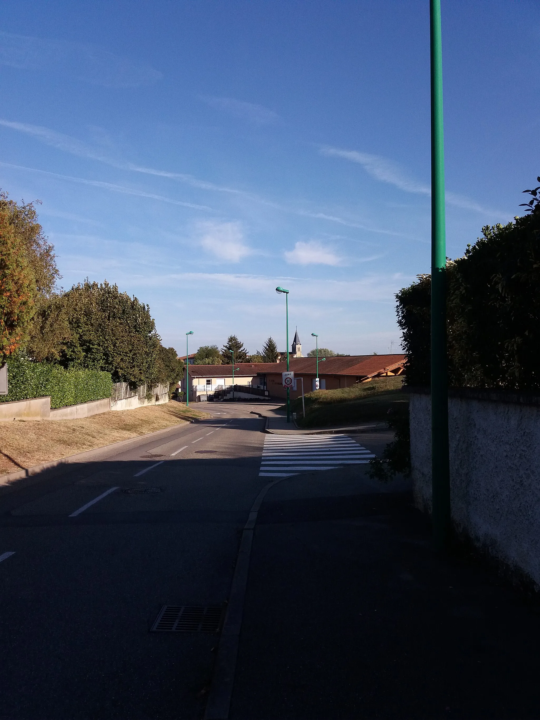 Photo showing: Rue Principale avec vue sur l'église.