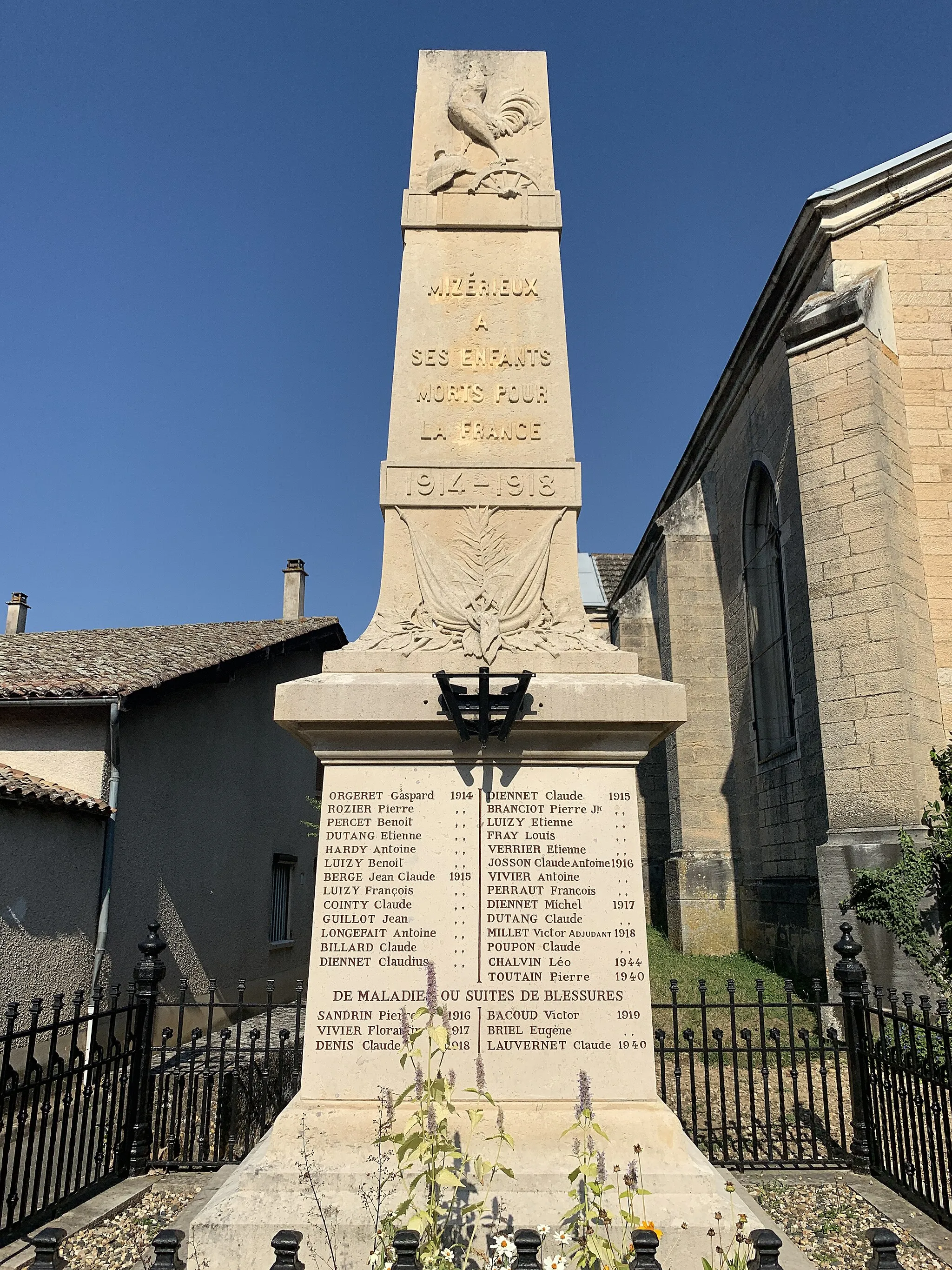 Photo showing: Monument aux morts de Misérieux.